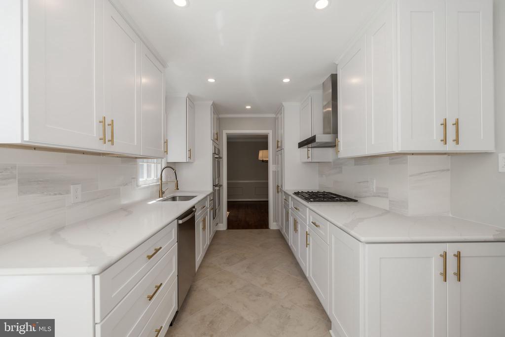4887 35TH ROAD N