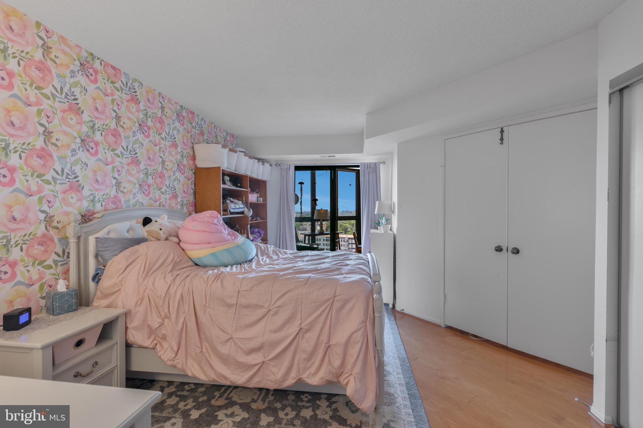 1600 N OAK STREET 1725