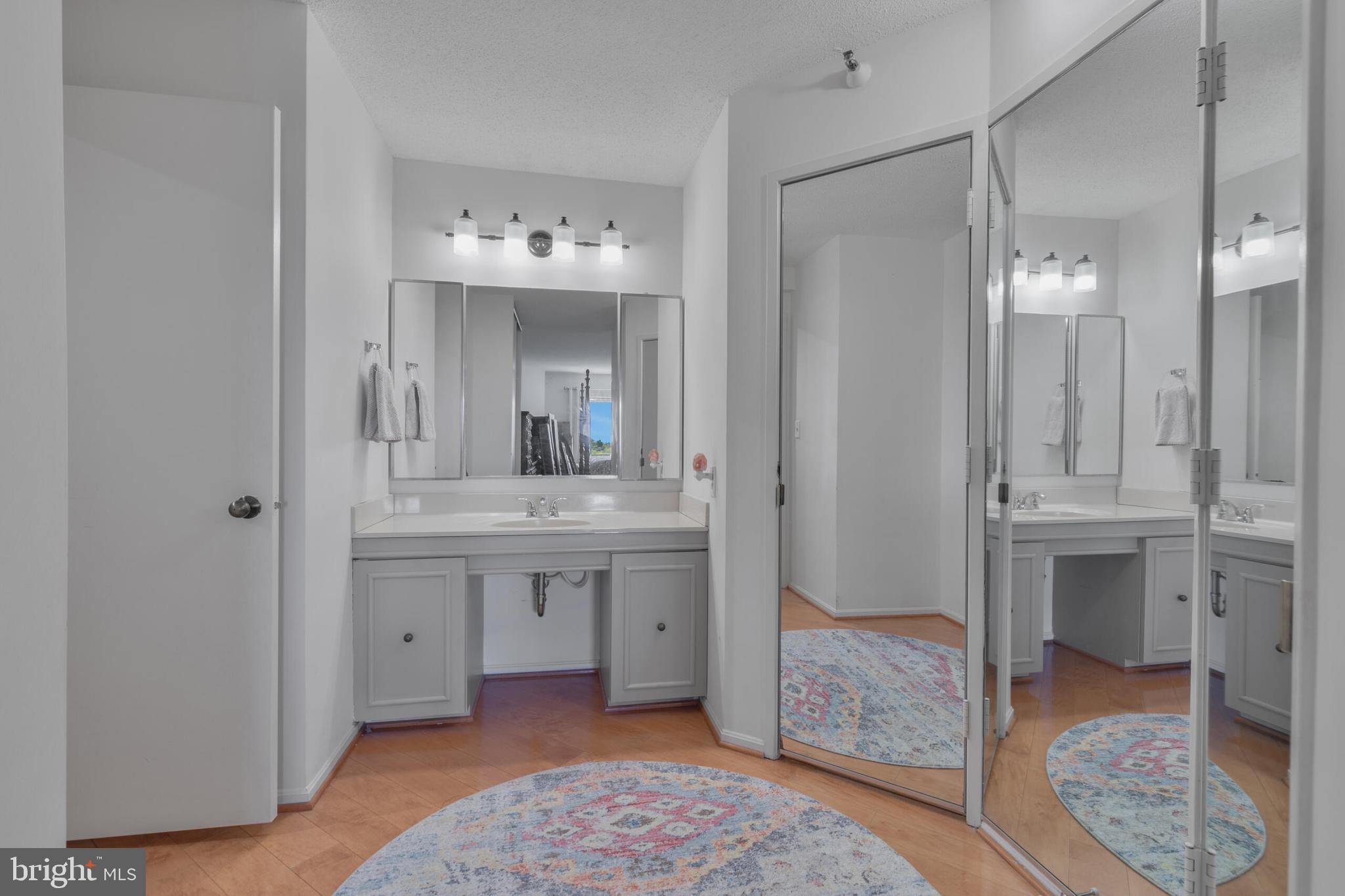 1600 N OAK STREET 1725