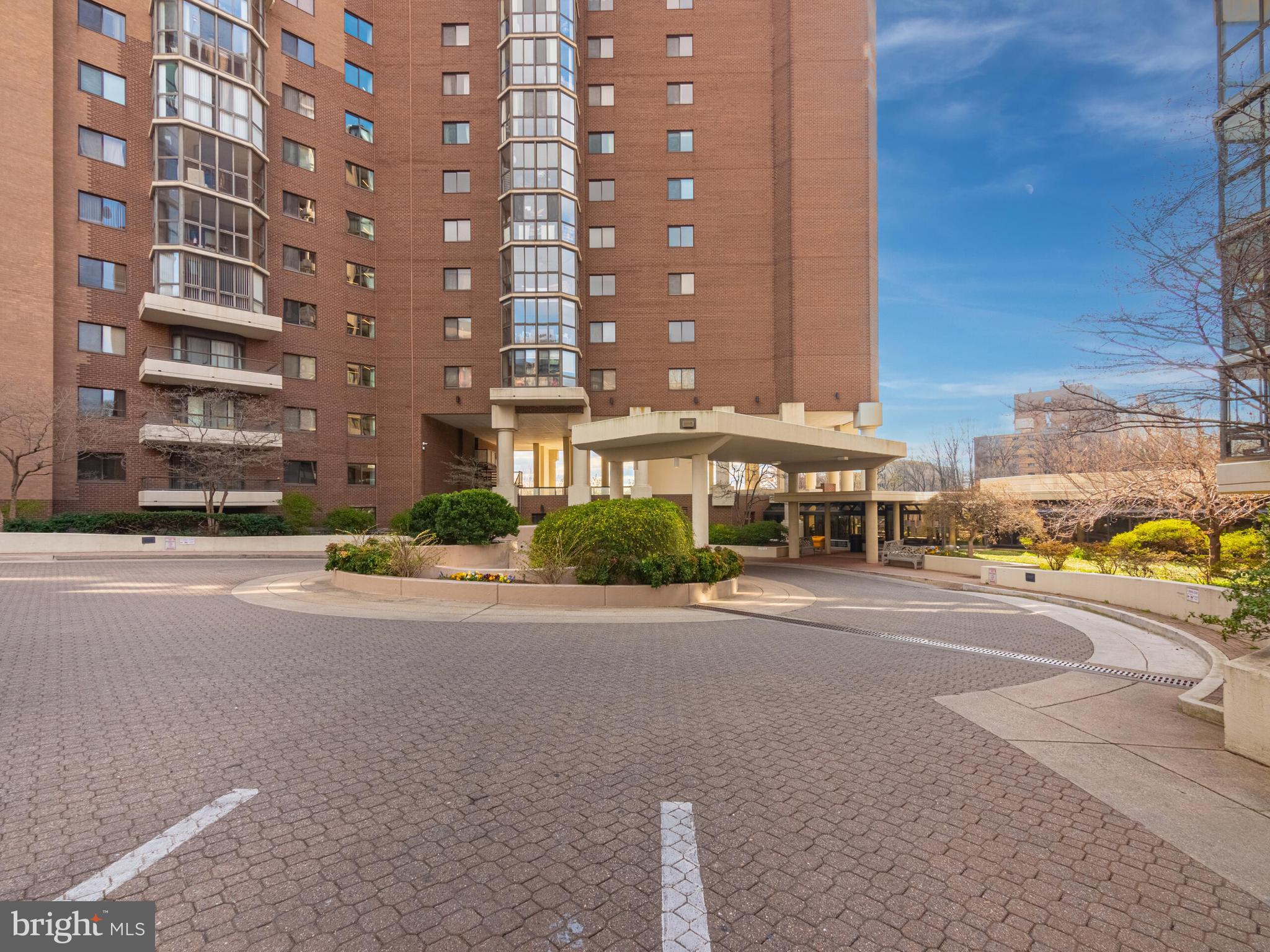 1600 N OAK STREET 1725