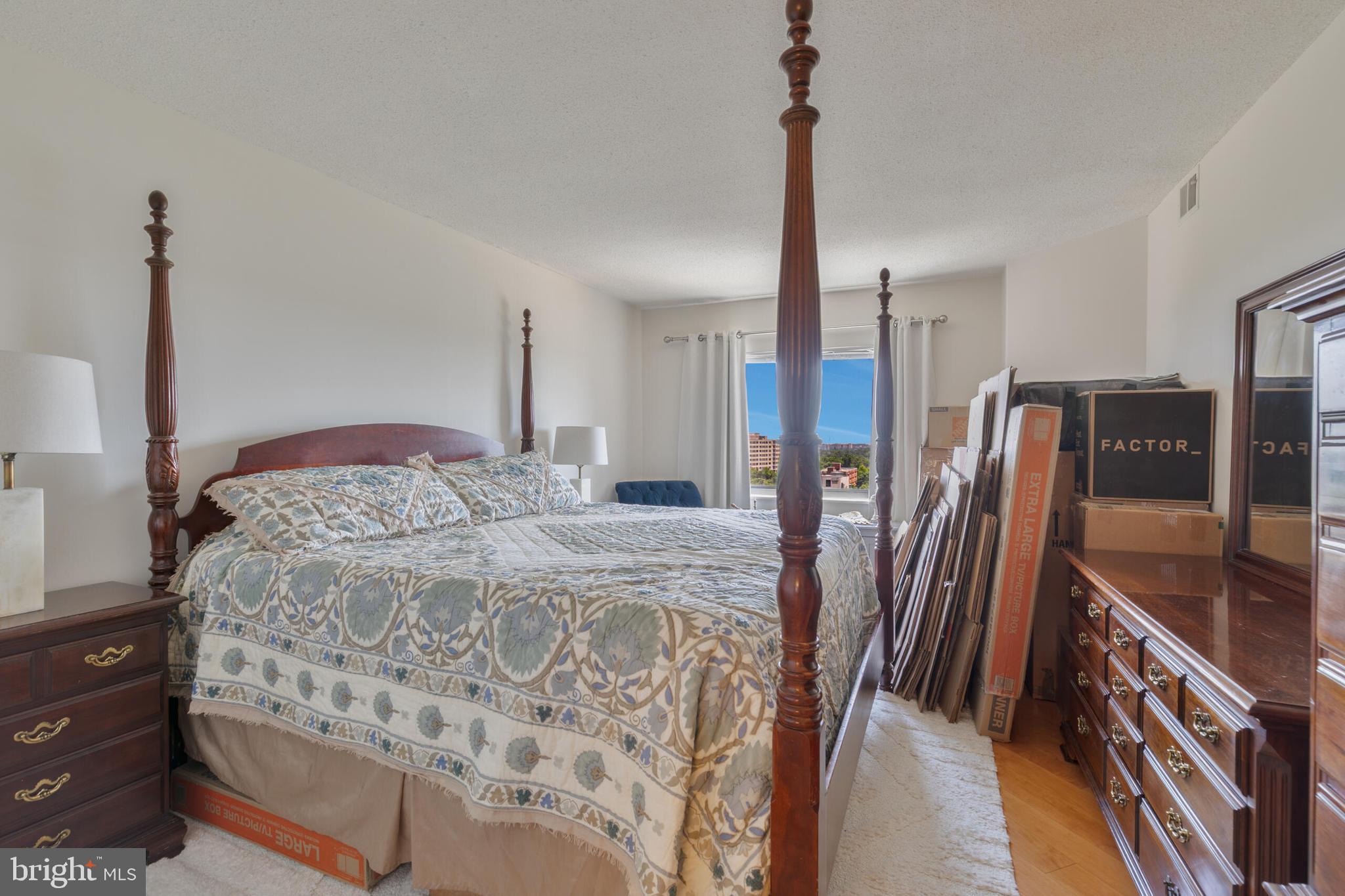 1600 N OAK STREET 1725