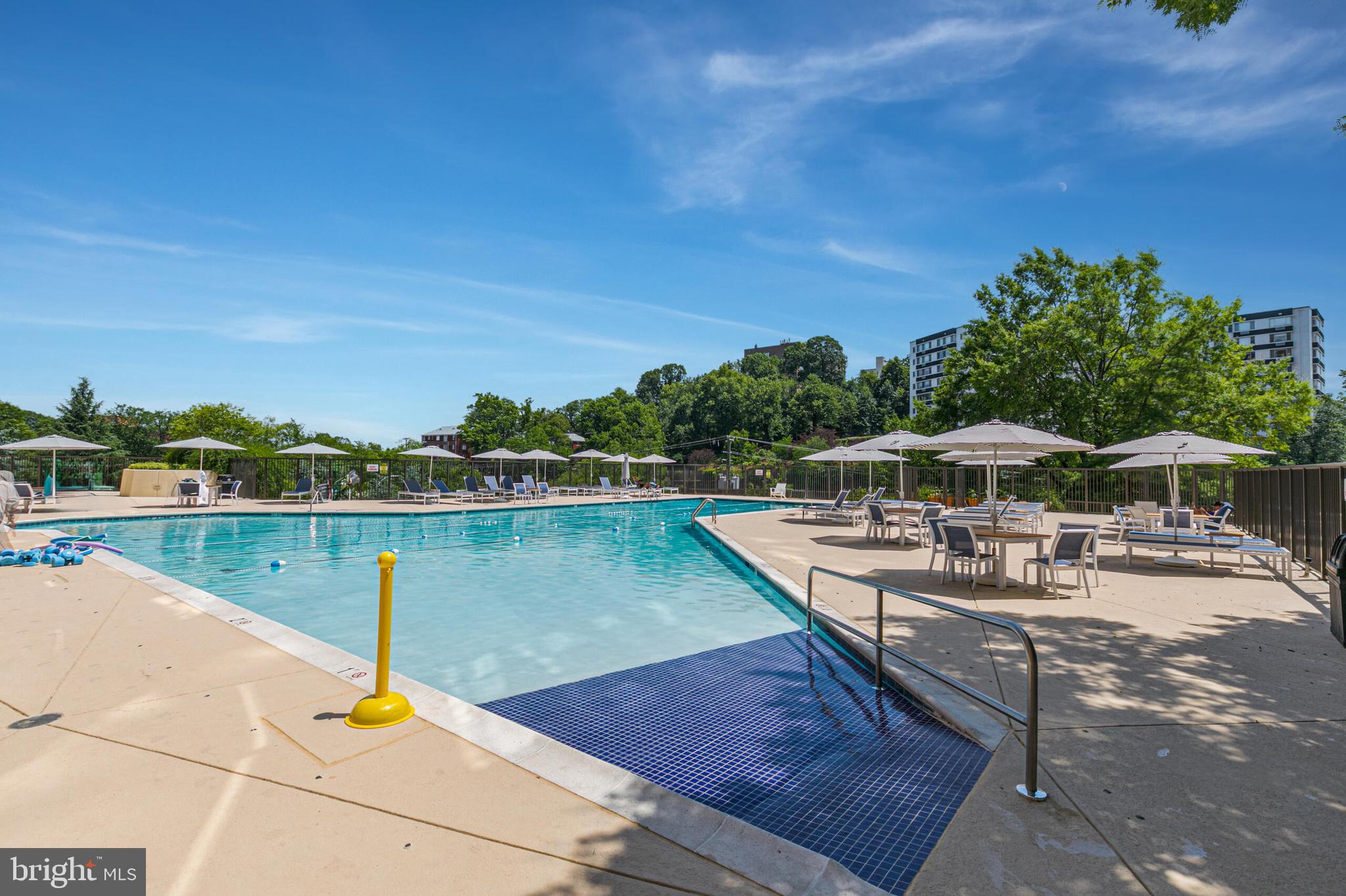 1600 N OAK STREET 1725