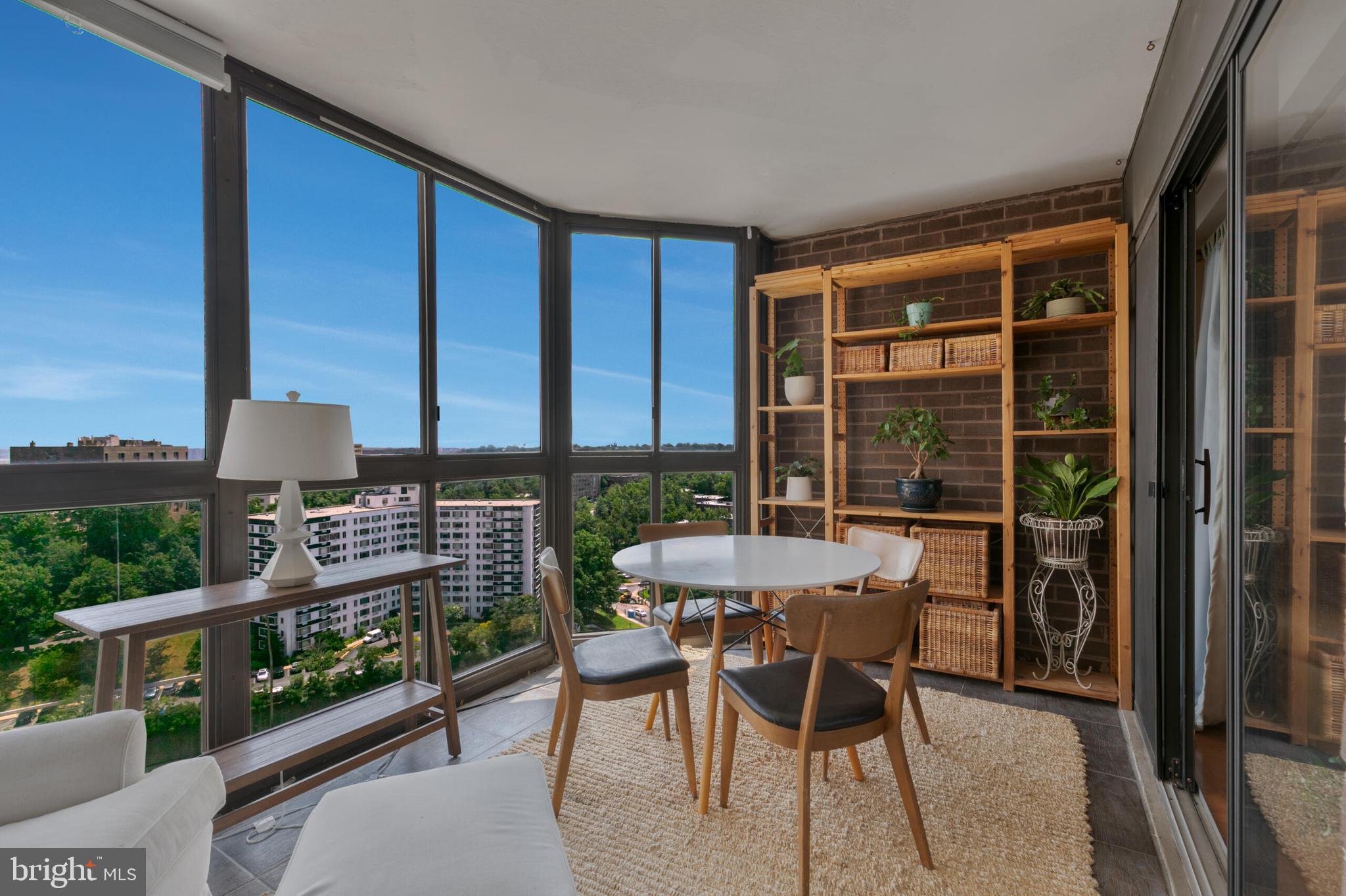 1600 N OAK STREET 1725