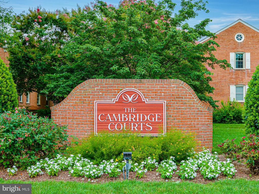 2807 ARLINGTON BOULEVARD 301