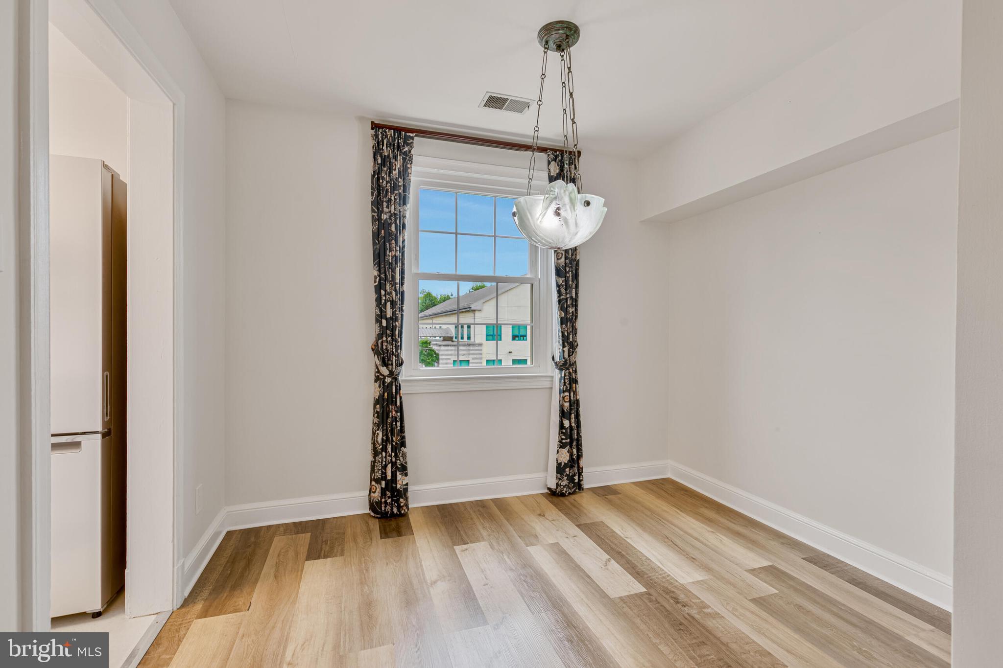 2807 ARLINGTON BOULEVARD 301