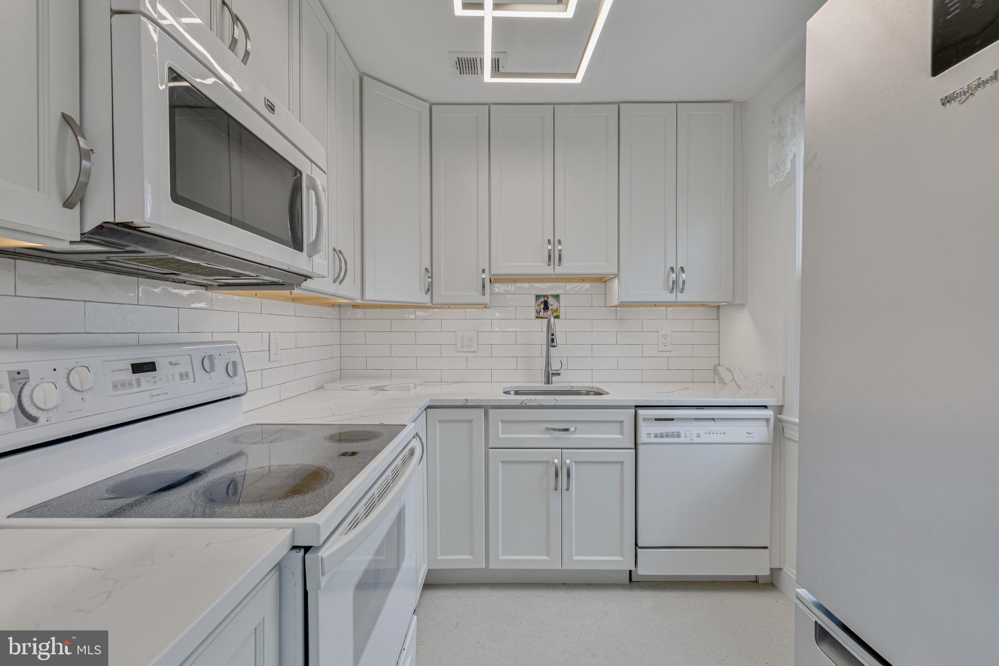 2807 ARLINGTON BOULEVARD 301