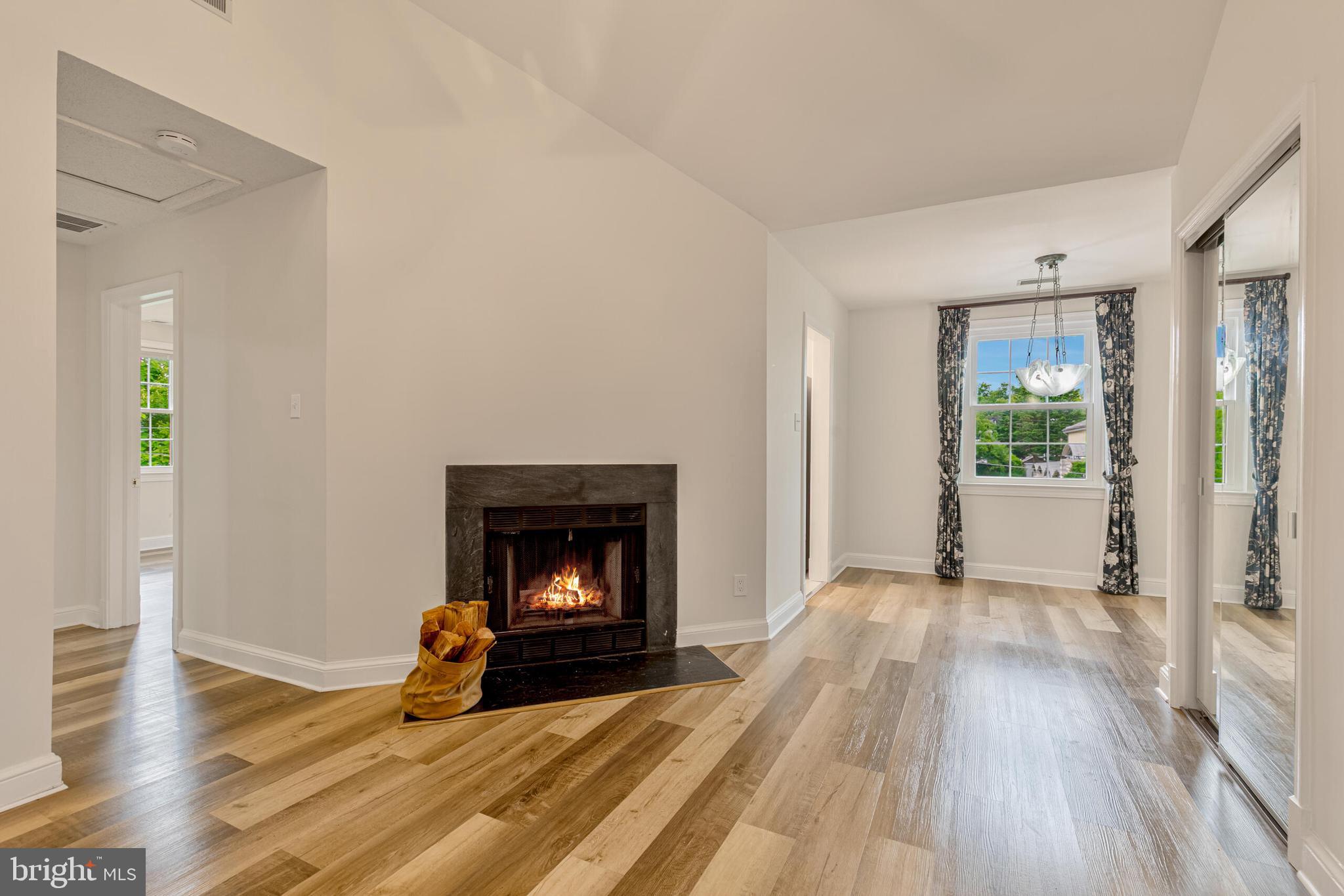 2807 ARLINGTON BOULEVARD 301