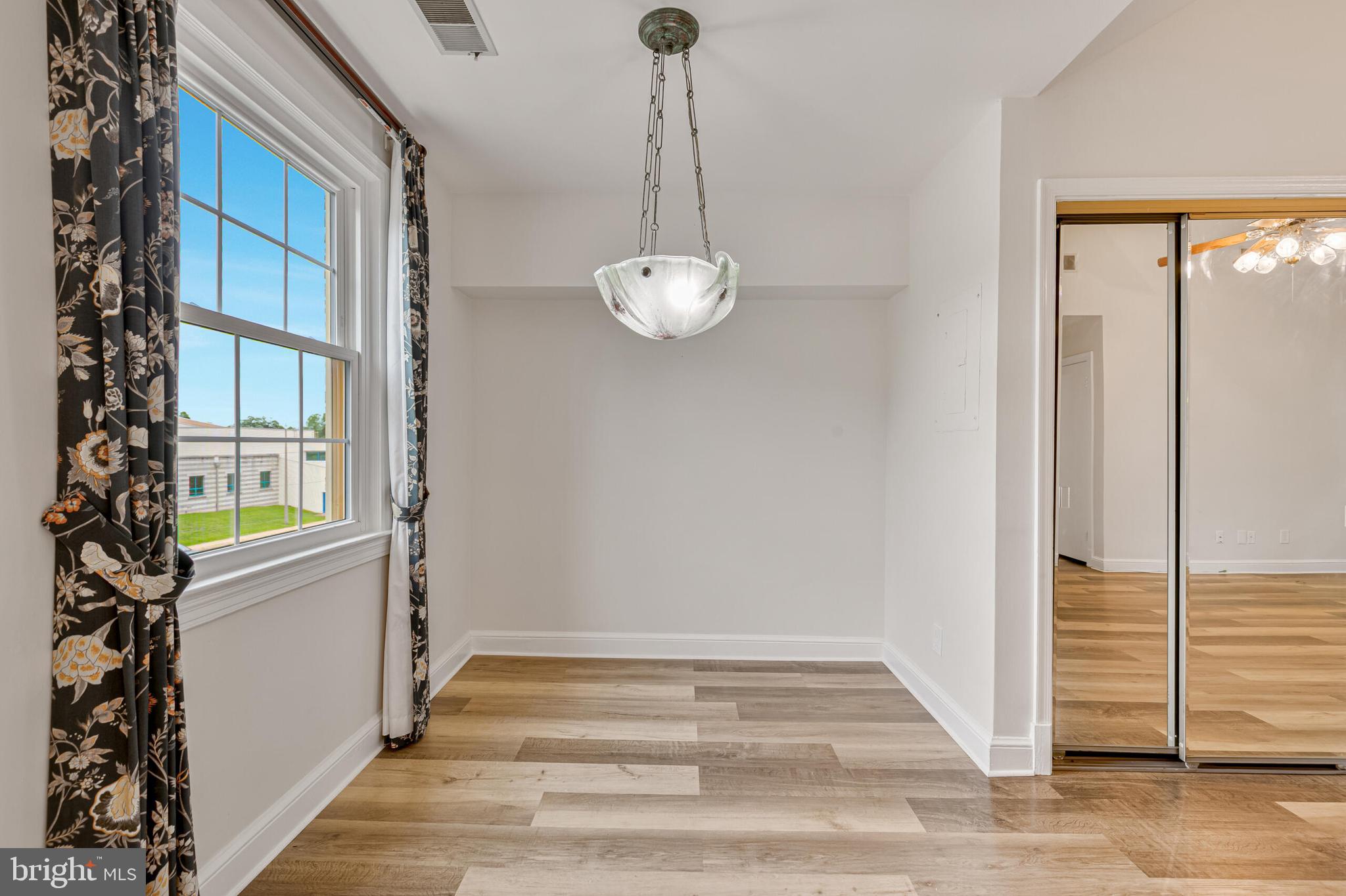 2807 ARLINGTON BOULEVARD 301