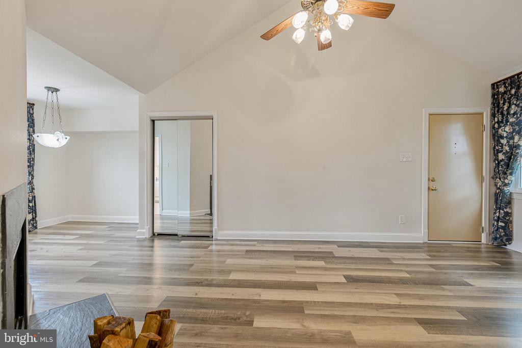 2807 ARLINGTON BOULEVARD 301