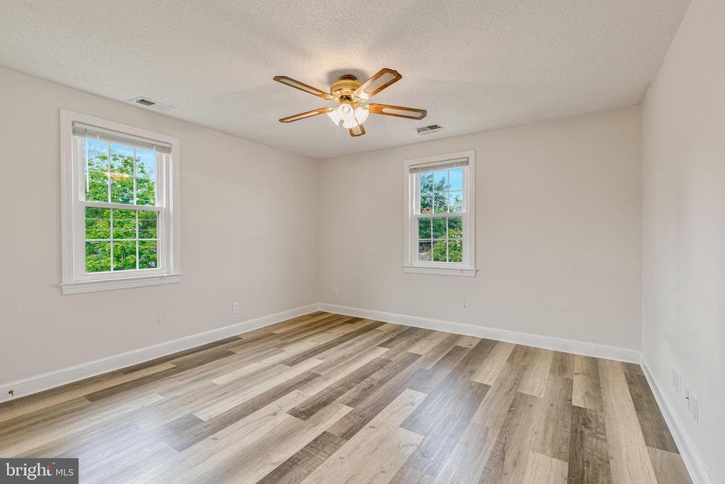 2807 ARLINGTON BOULEVARD 301