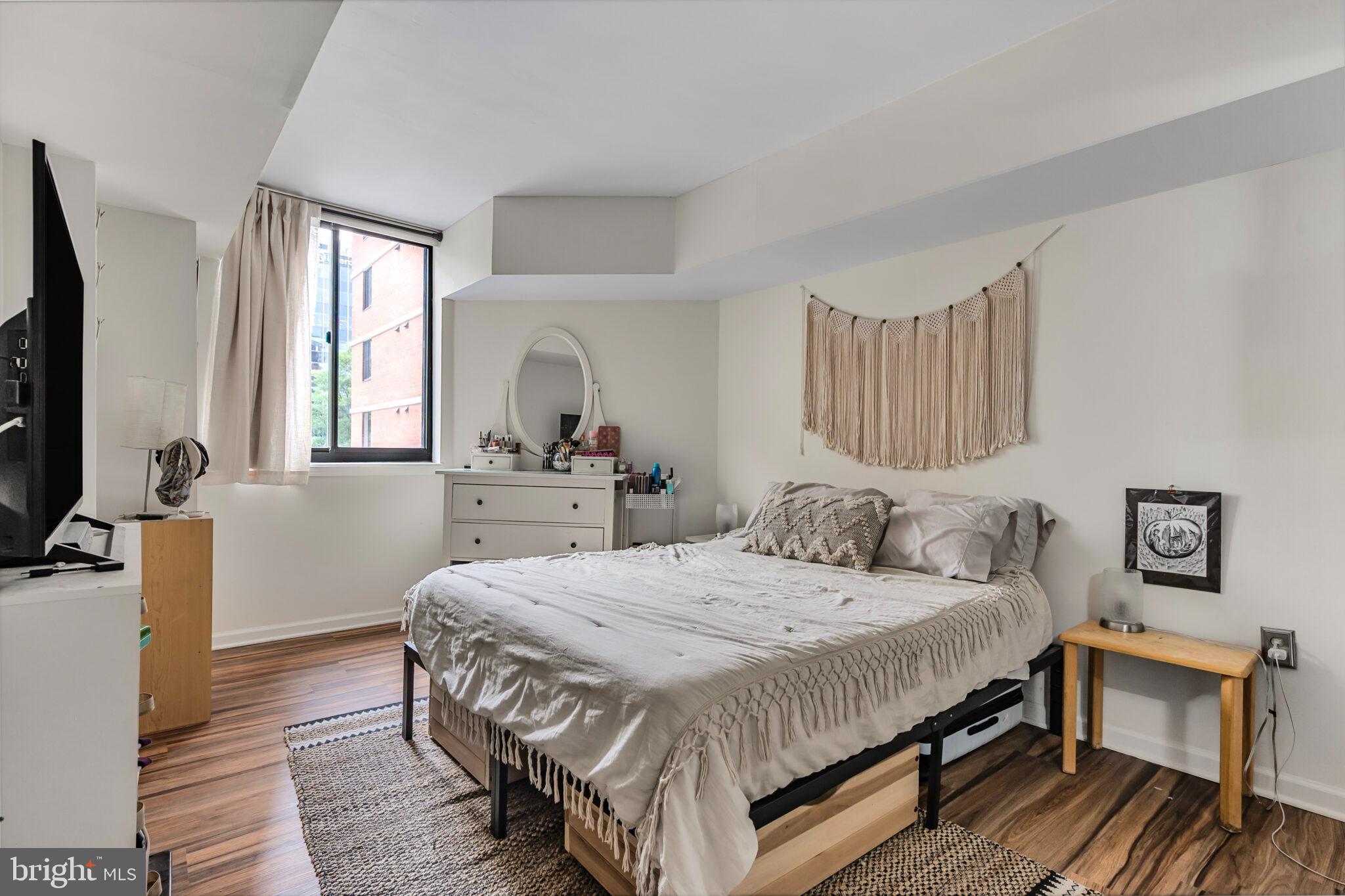 1001 N RANDOLPH STREET 212