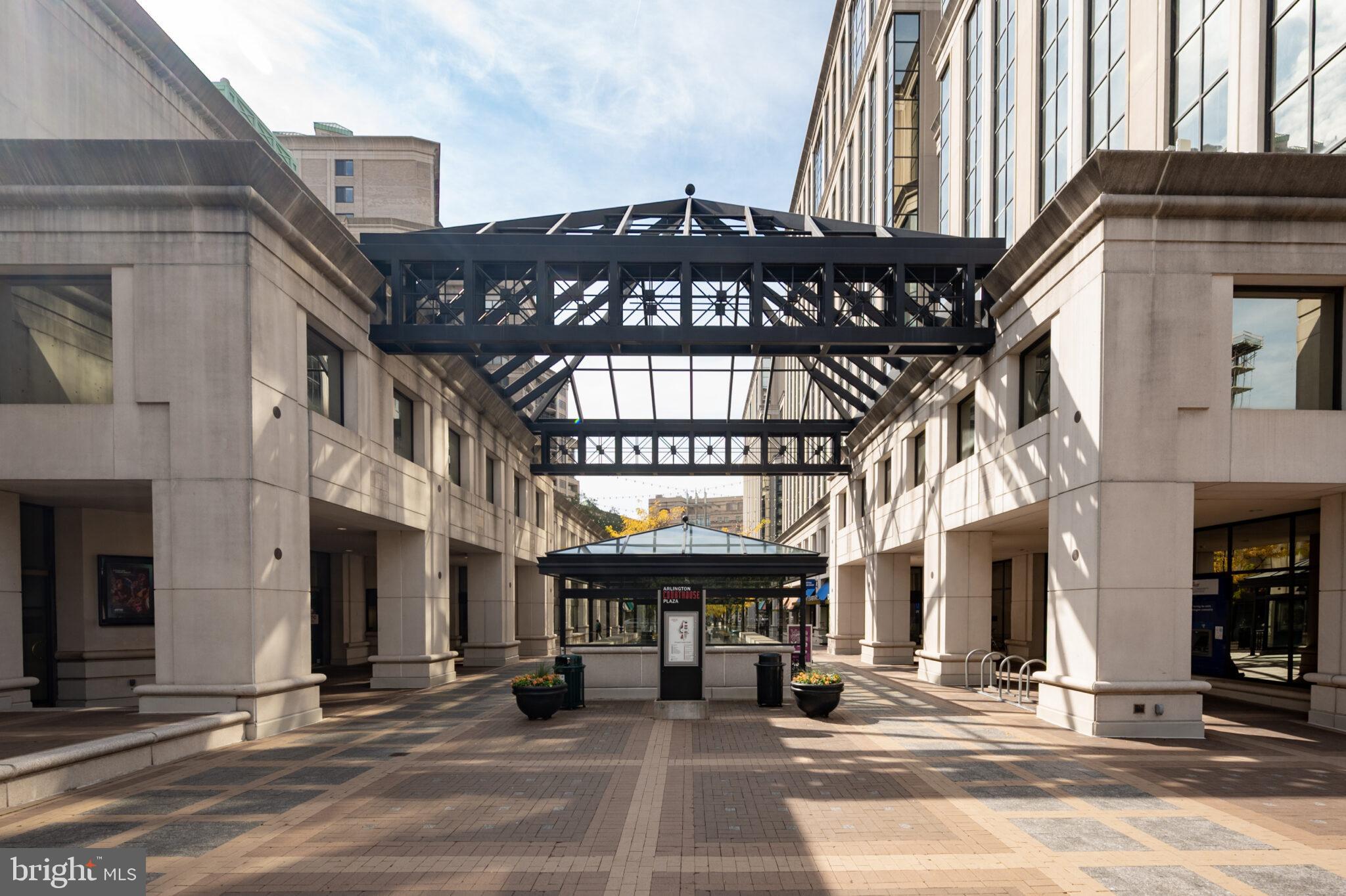 1001 N RANDOLPH STREET 212