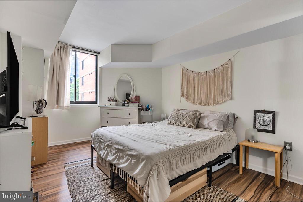 1001 N RANDOLPH STREET 212