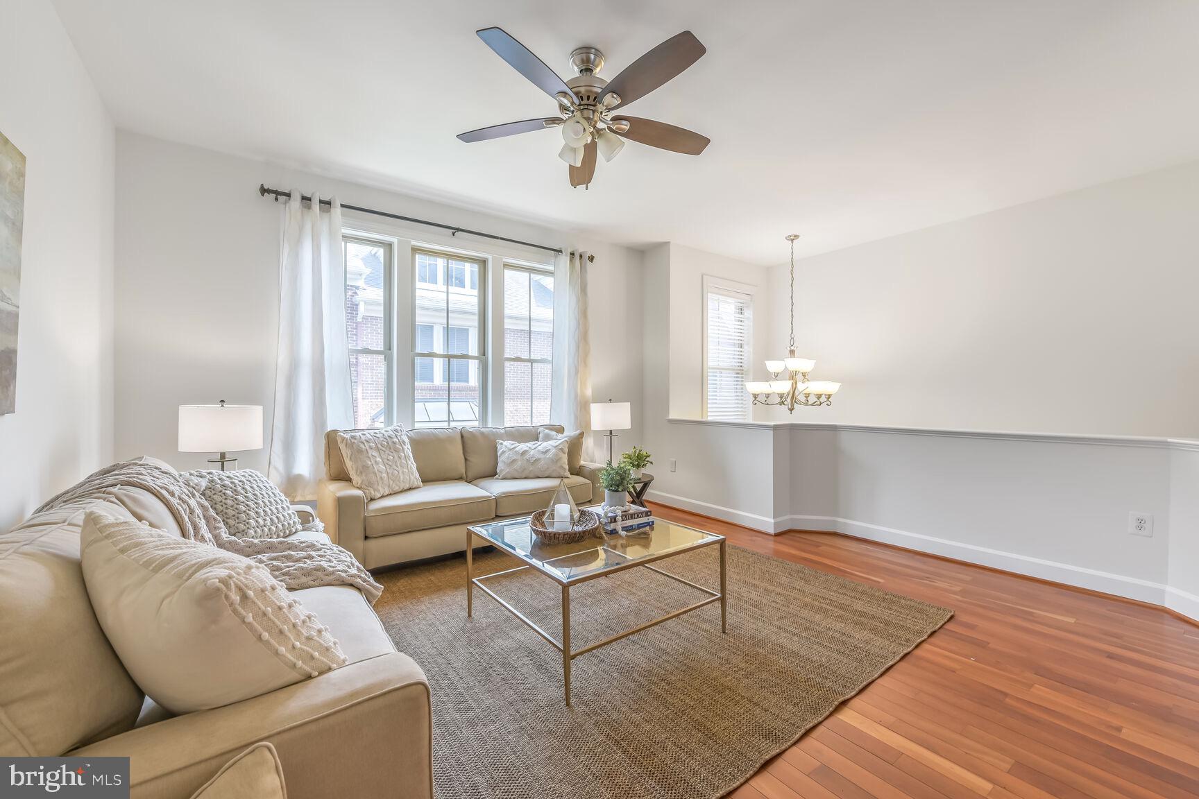 2541 S KENMORE COURT