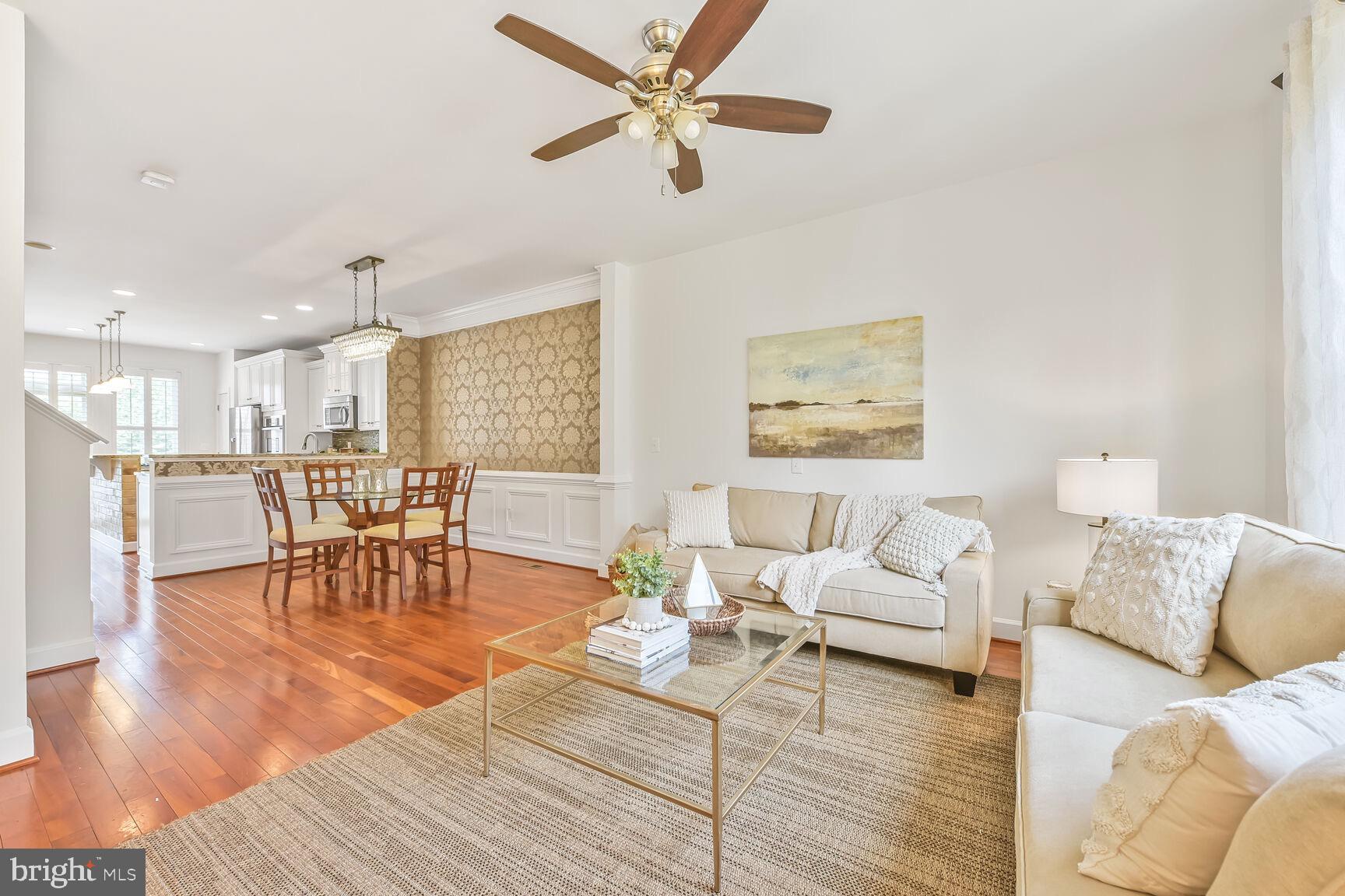 2541 S KENMORE COURT