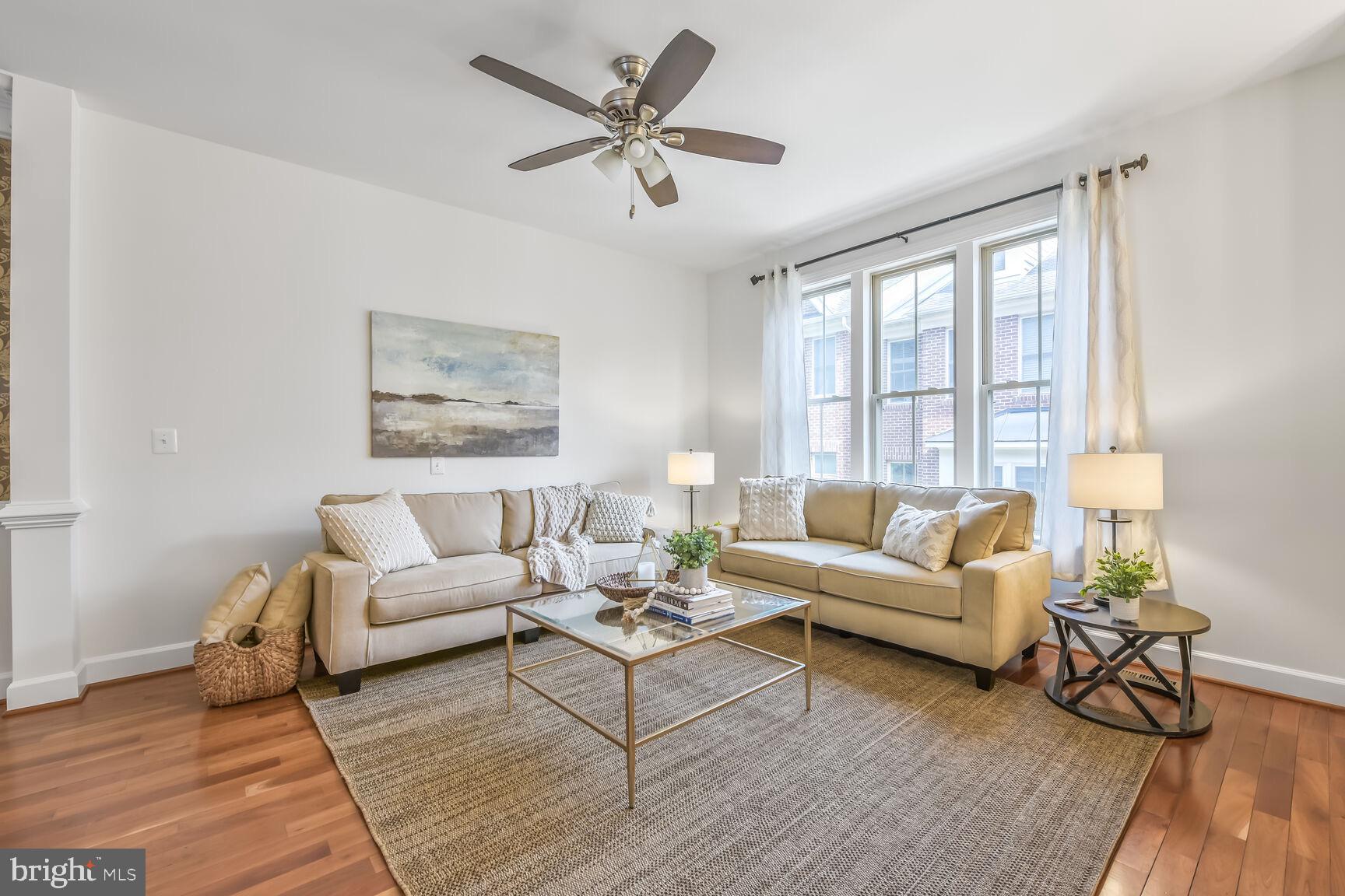 2541 S KENMORE COURT