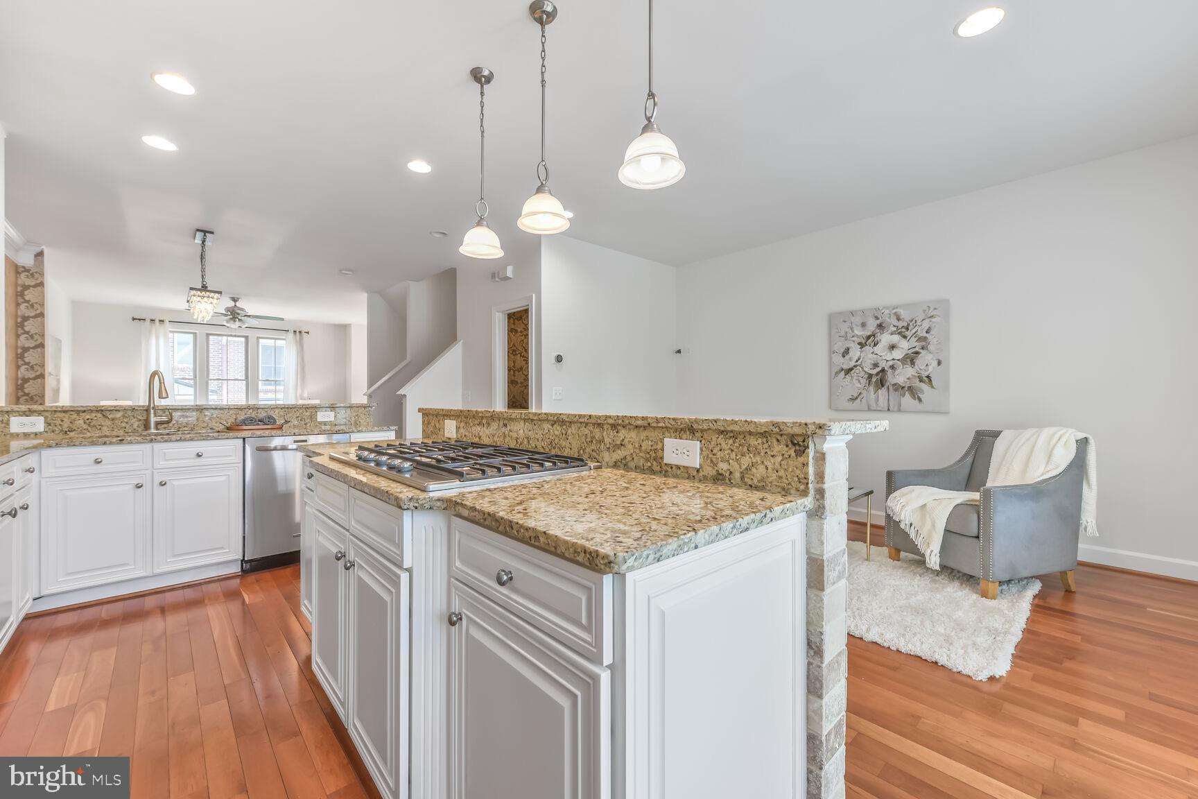 2541 S KENMORE COURT