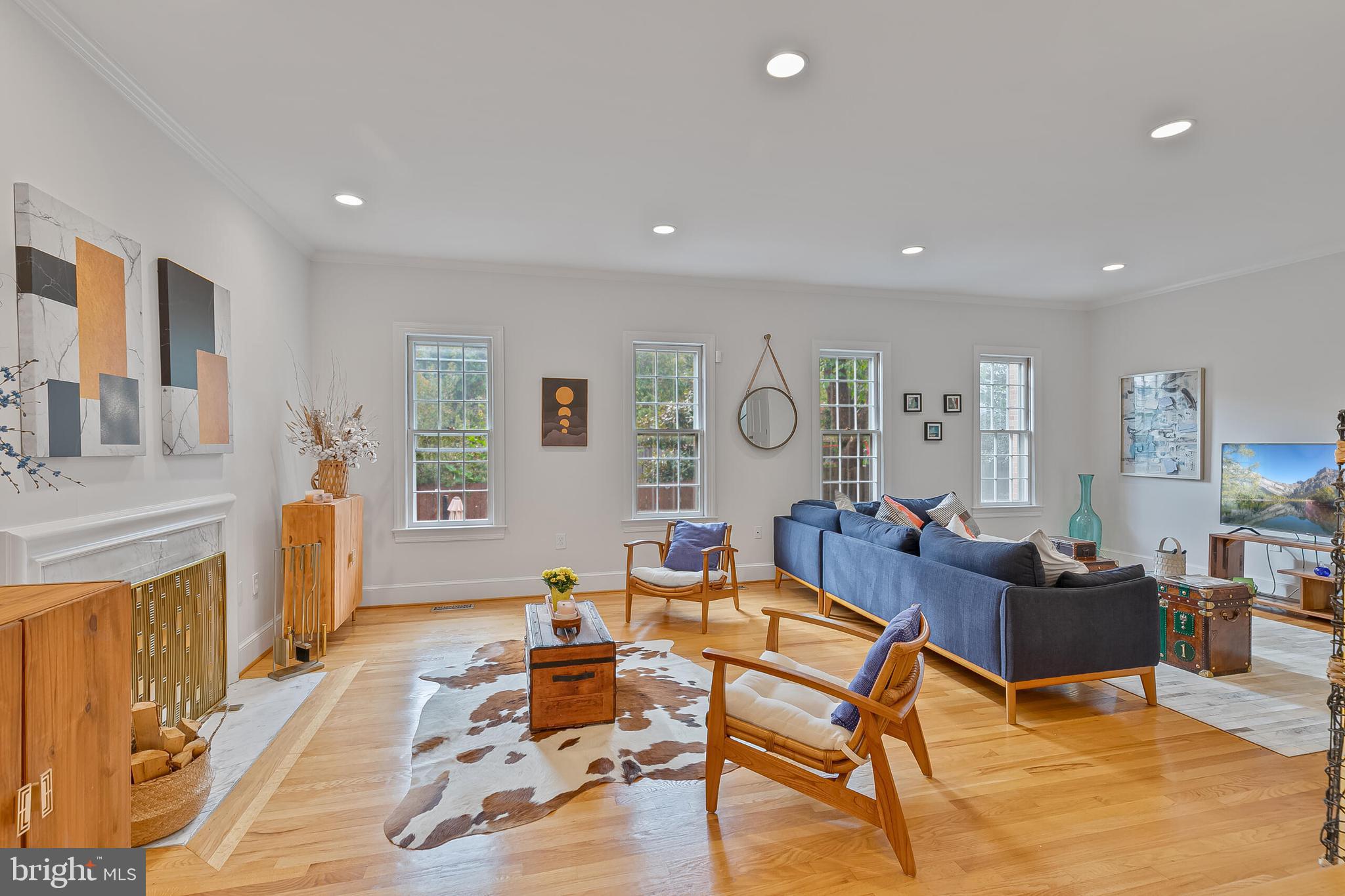 1340 N LYNNBROOK DRIVE