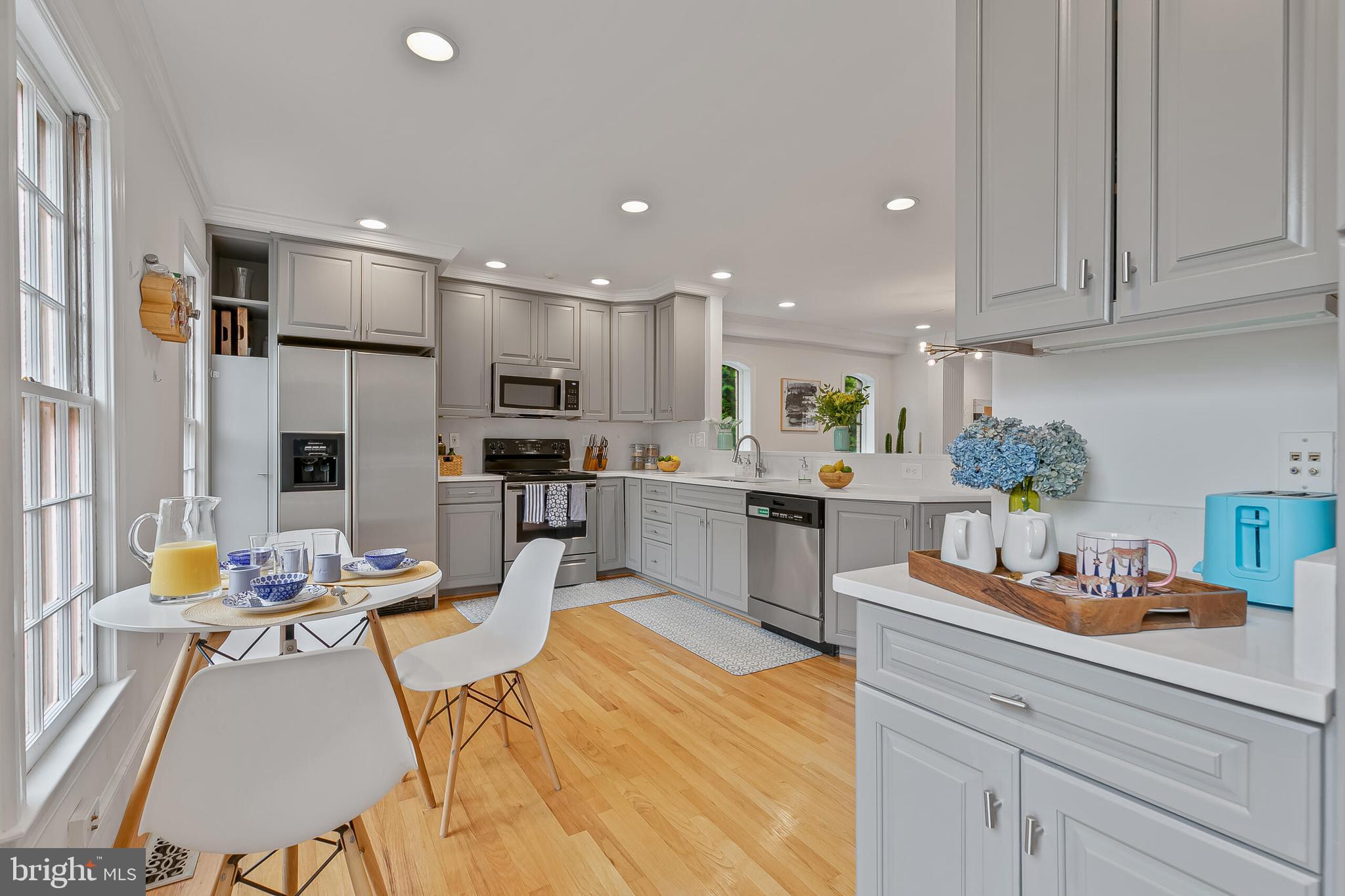 1340 N LYNNBROOK DRIVE