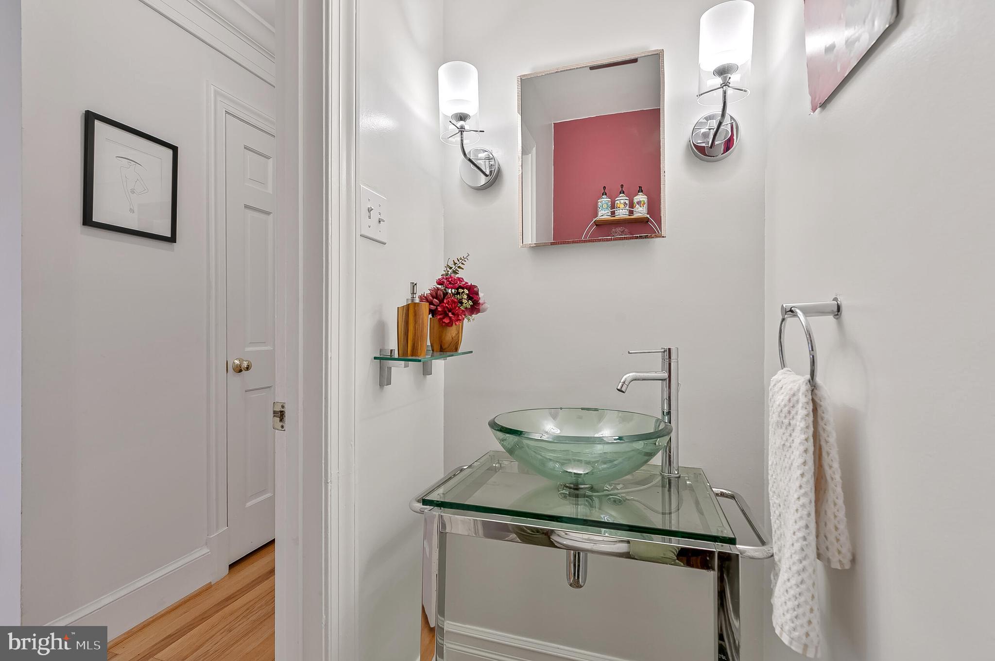 1340 N LYNNBROOK DRIVE