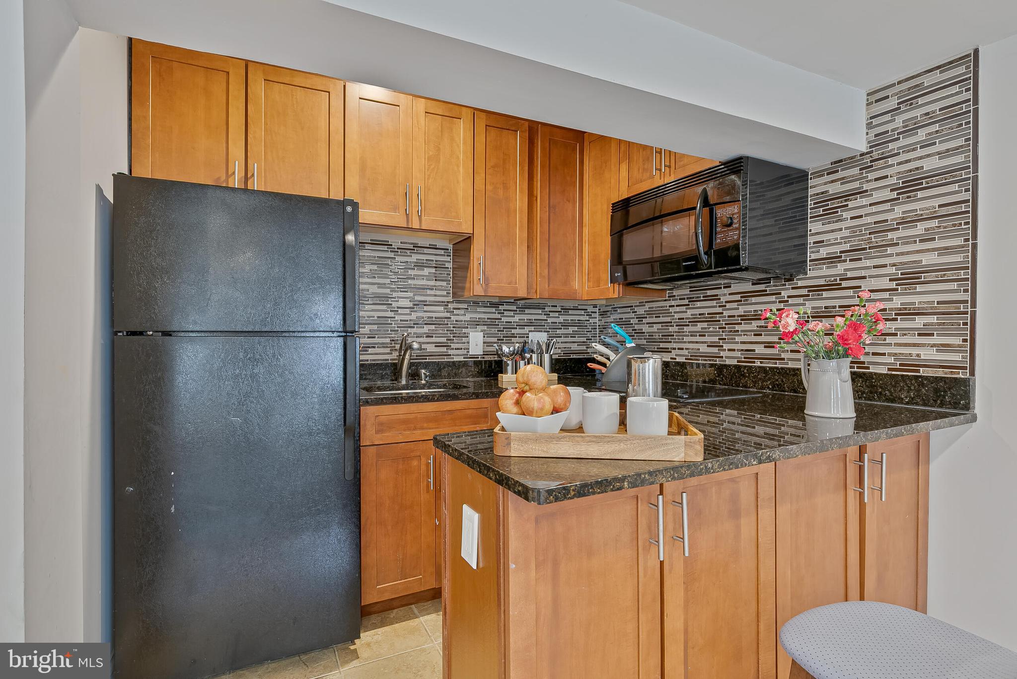 1340 N LYNNBROOK DRIVE