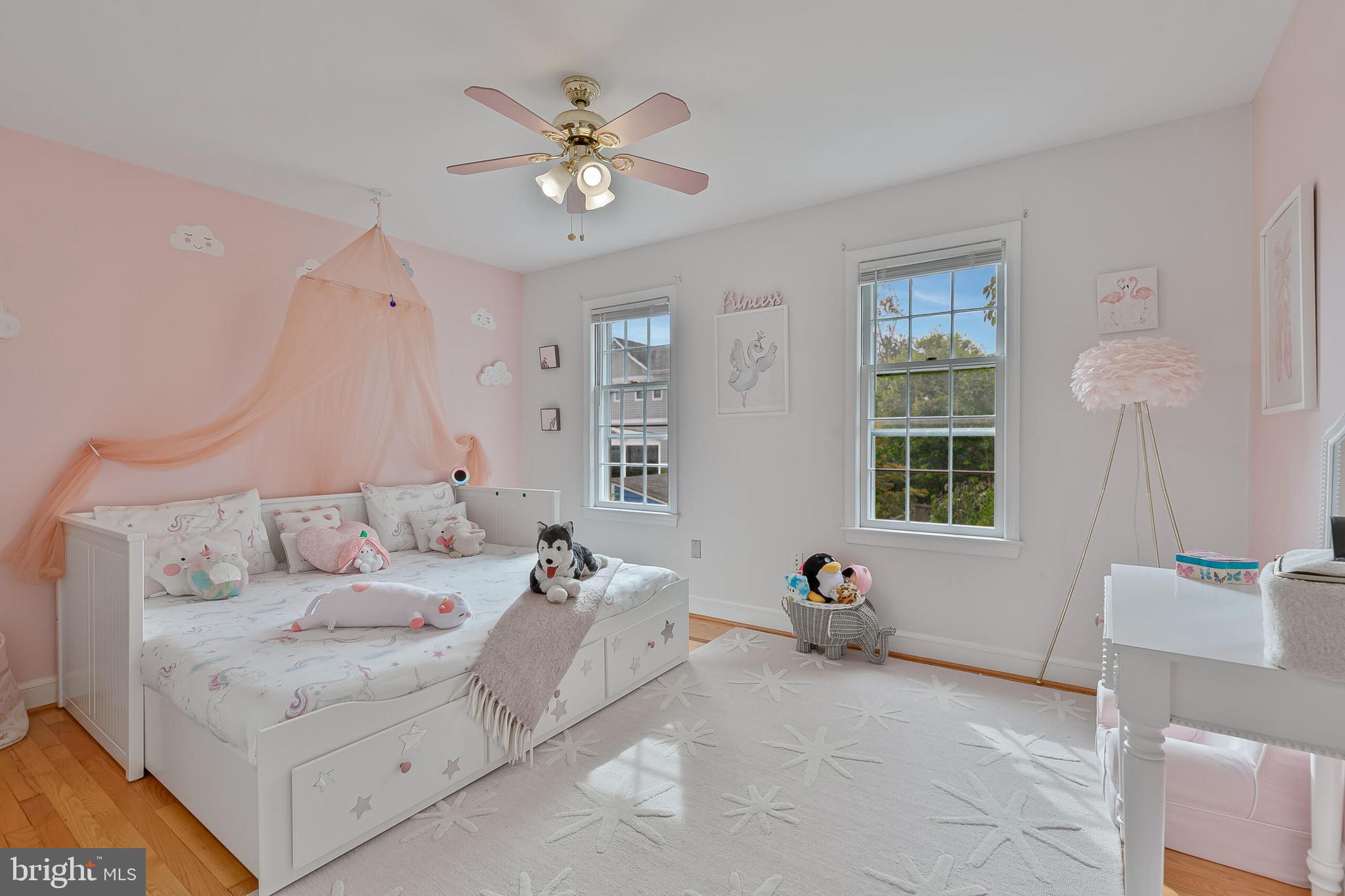 1340 N LYNNBROOK DRIVE