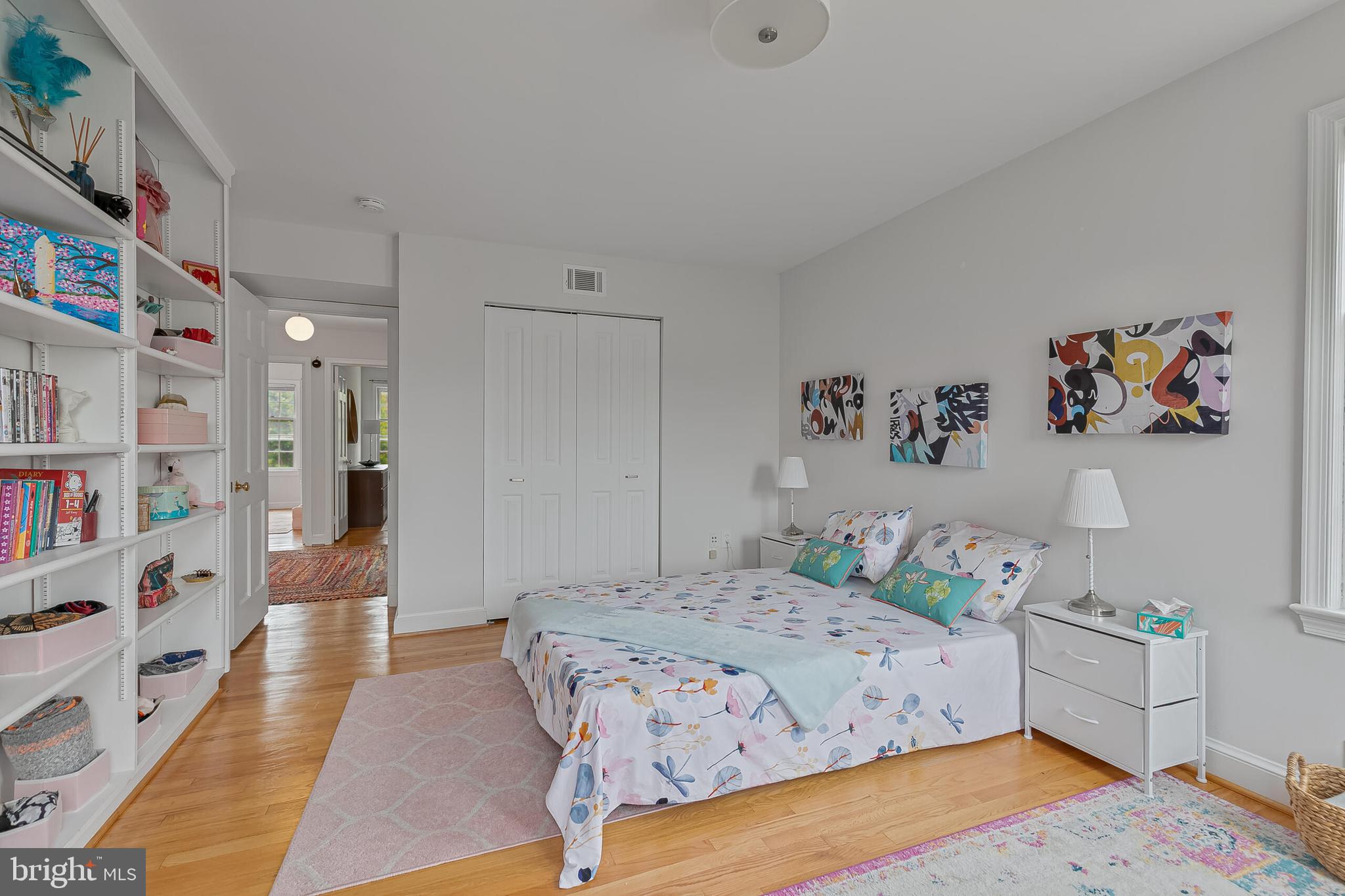 1340 N LYNNBROOK DRIVE