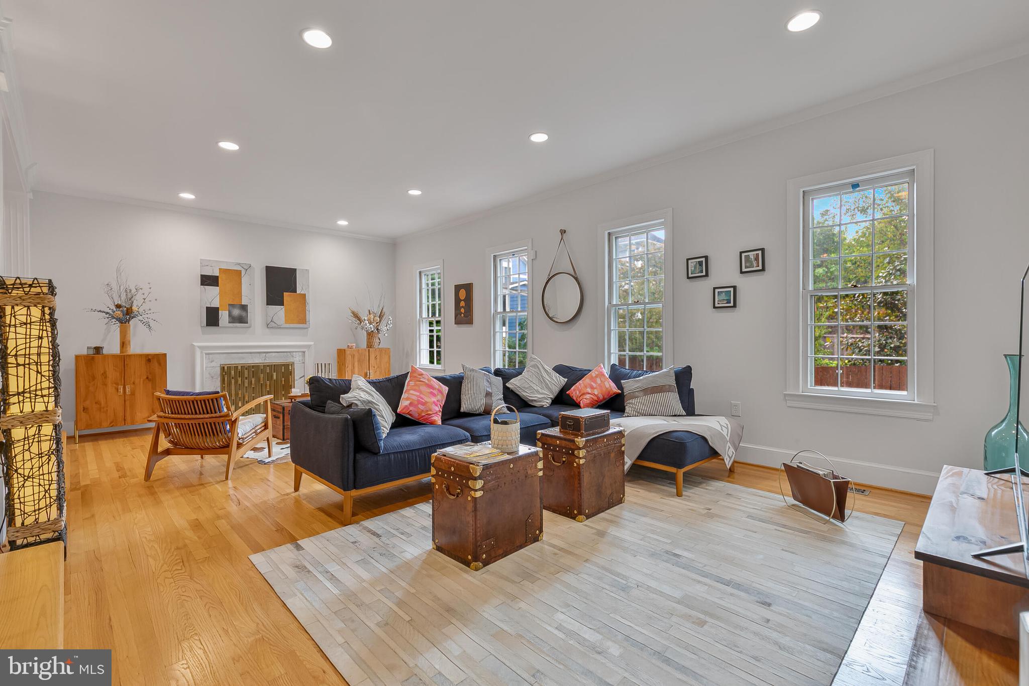 1340 N LYNNBROOK DRIVE