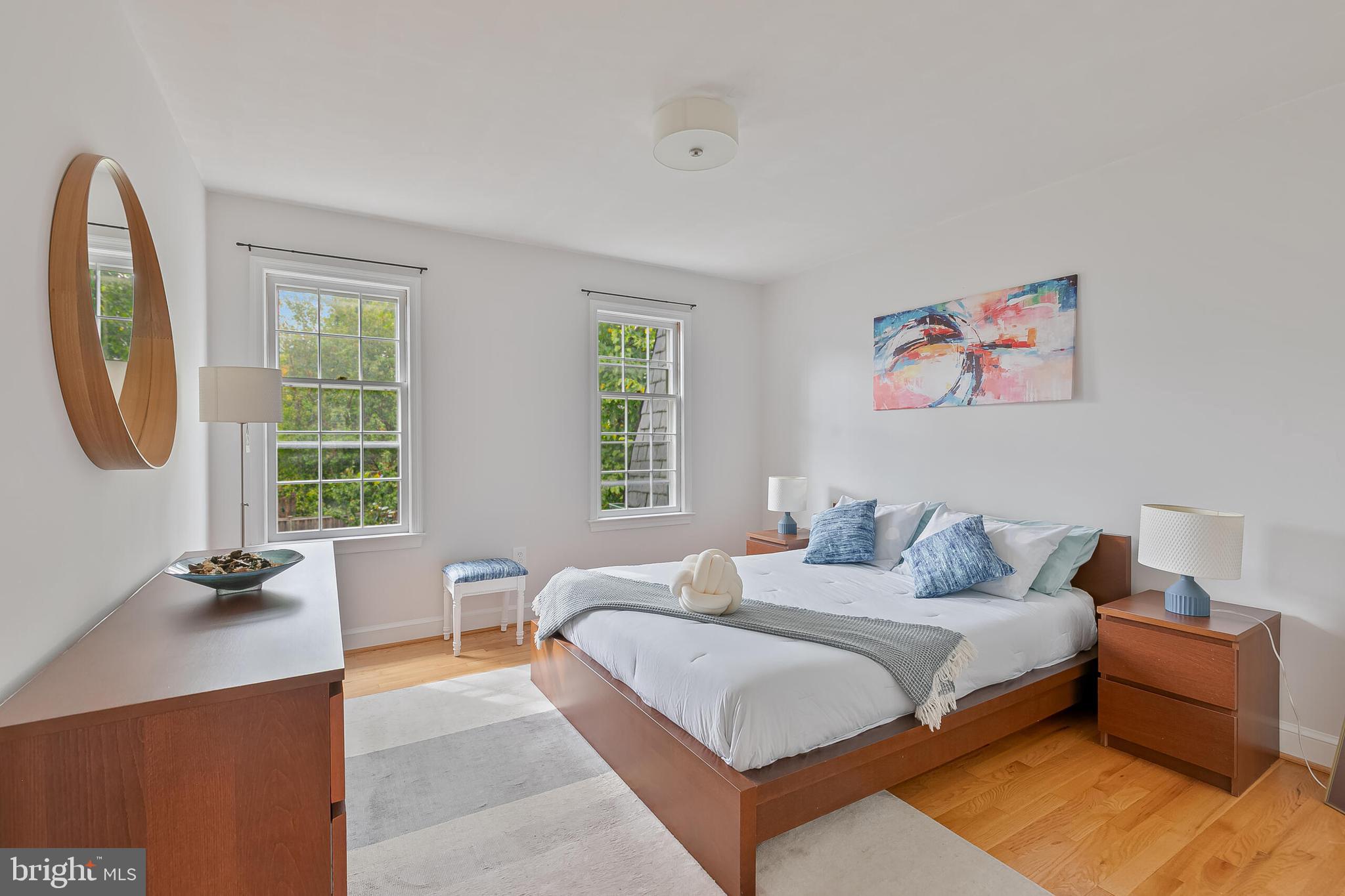 1340 N LYNNBROOK DRIVE