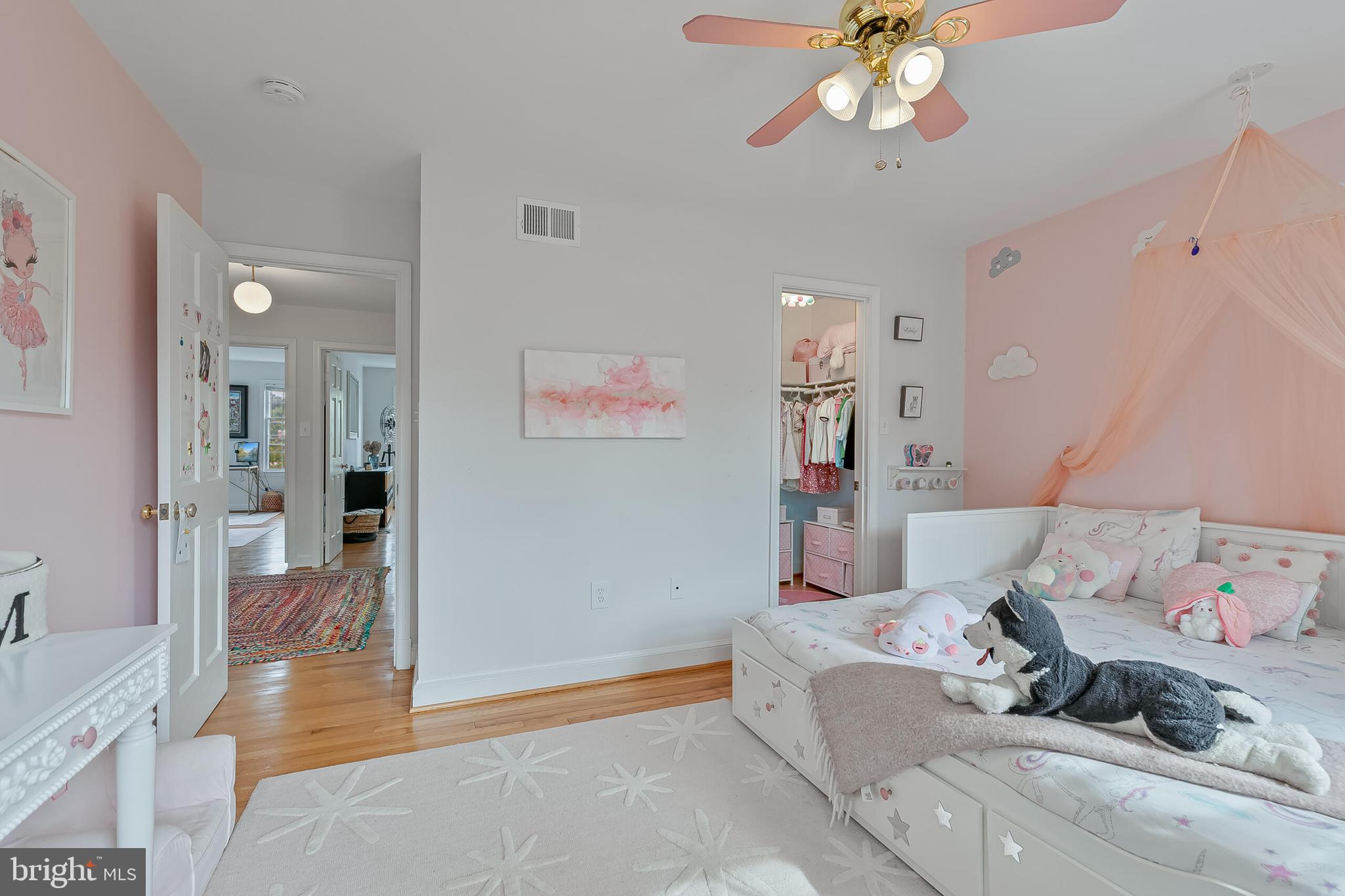 1340 N LYNNBROOK DRIVE