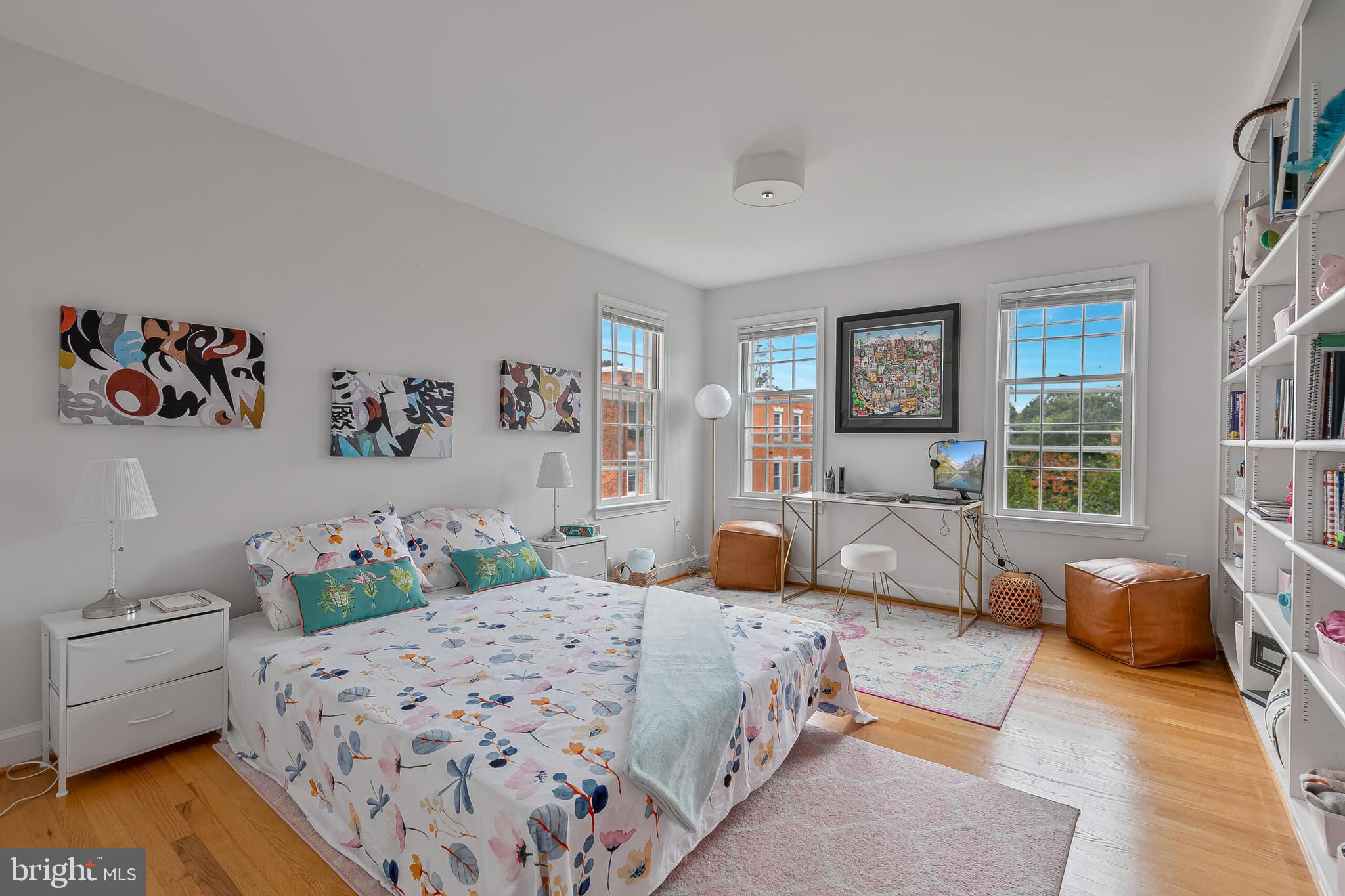 1340 N LYNNBROOK DRIVE