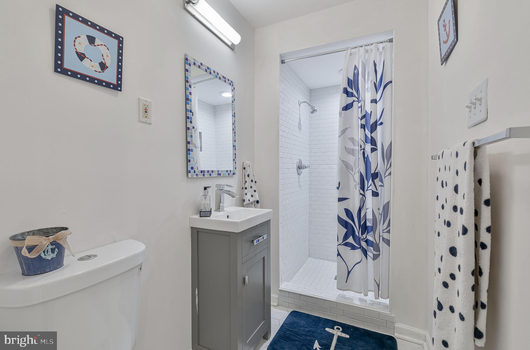 1340 N LYNNBROOK DRIVE