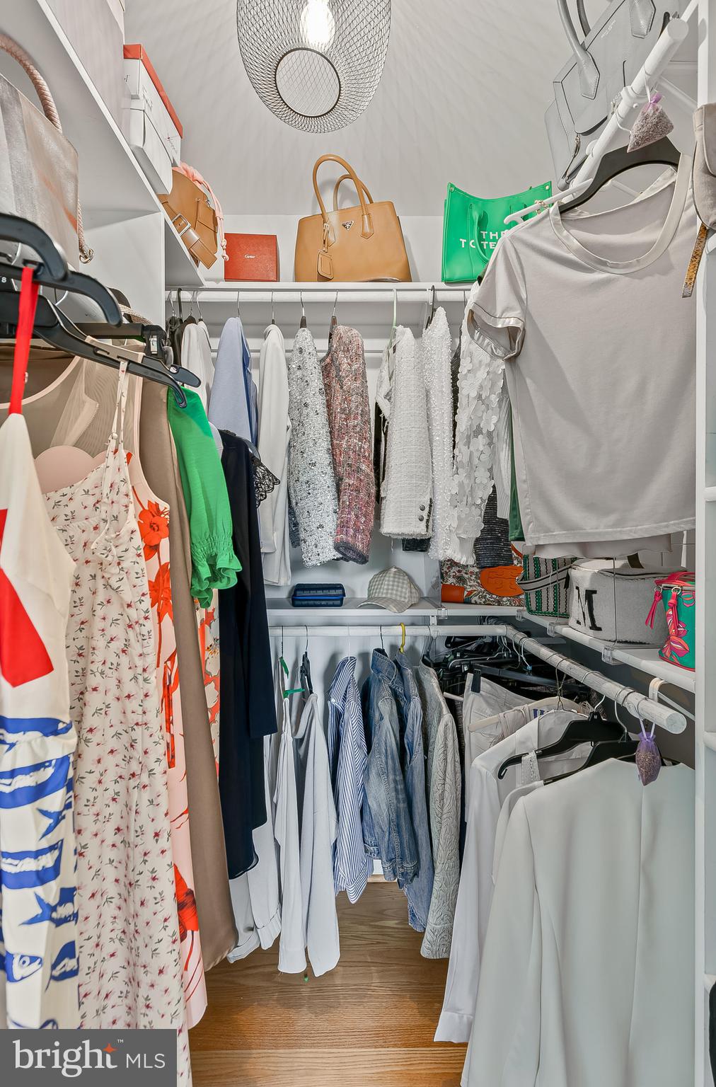 1340 N LYNNBROOK DRIVE