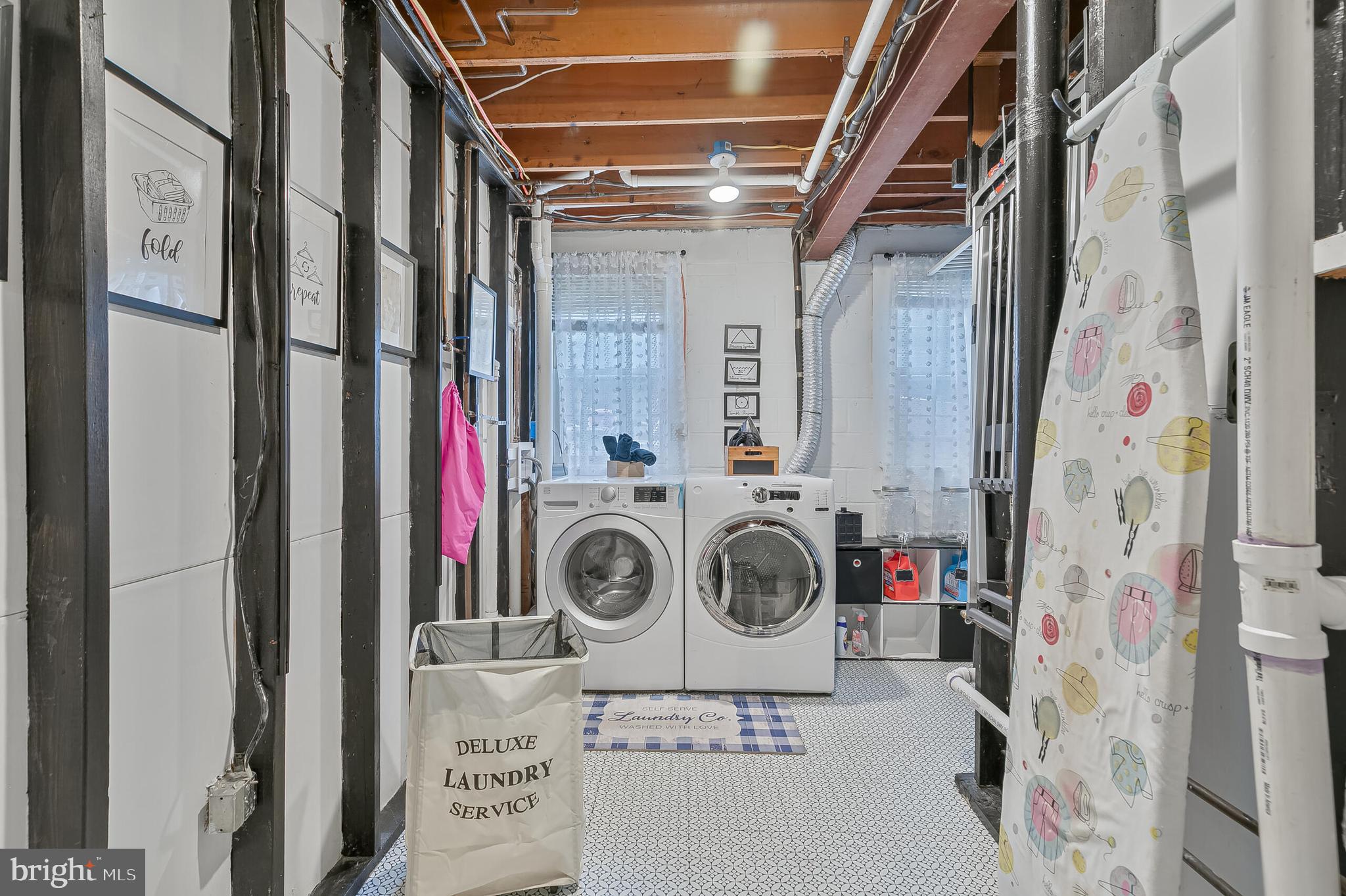 1340 N LYNNBROOK DRIVE