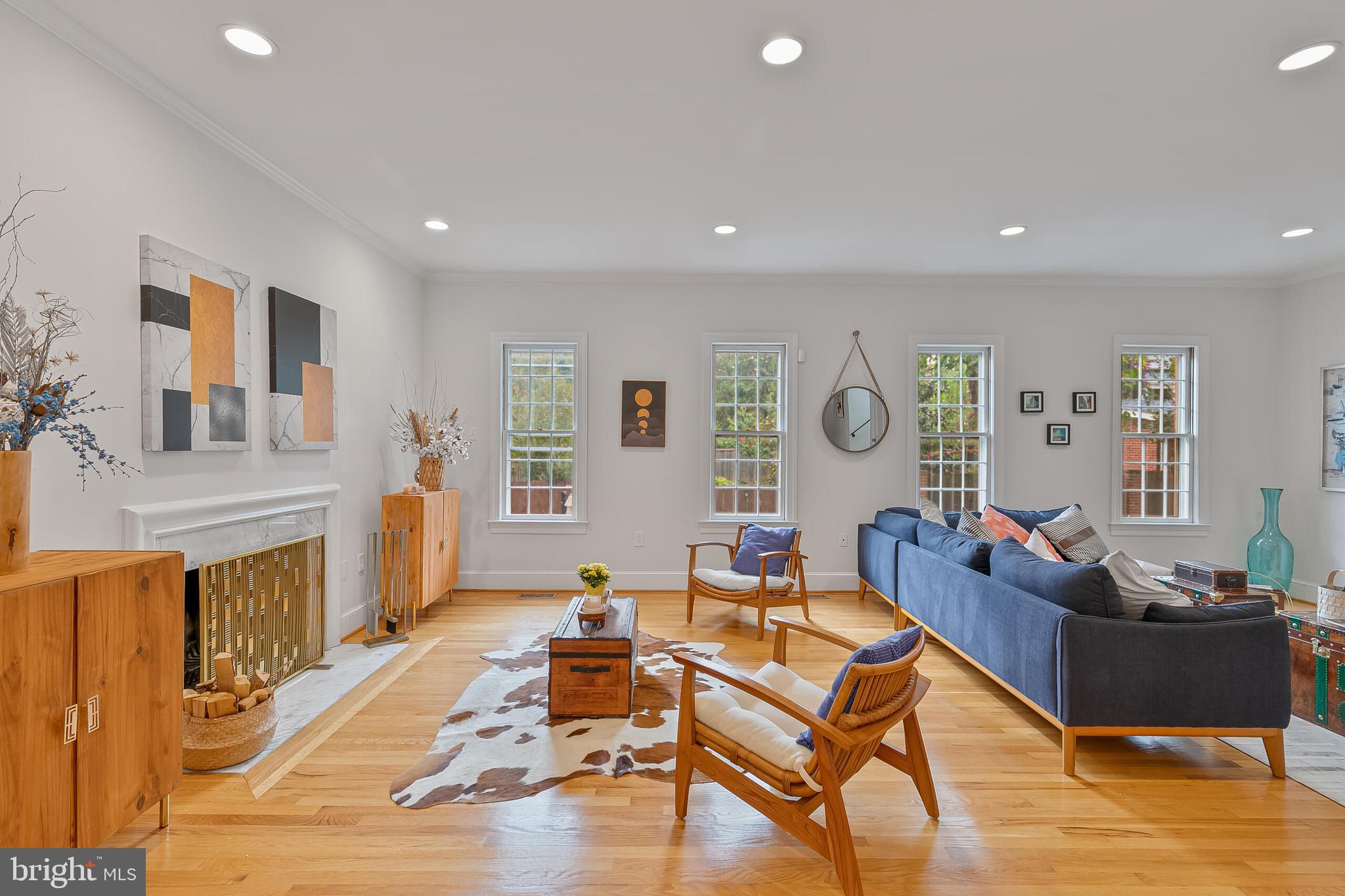 1340 N LYNNBROOK DRIVE