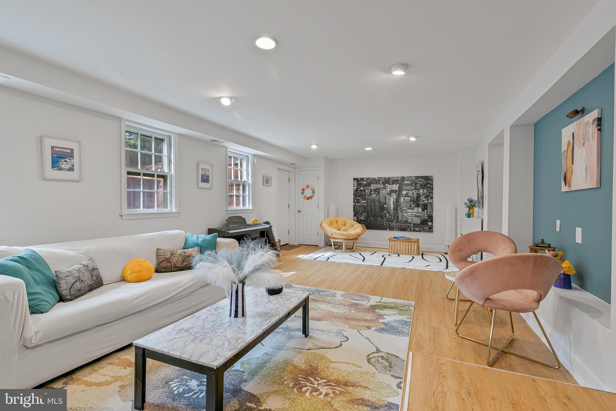 1340 N LYNNBROOK DRIVE