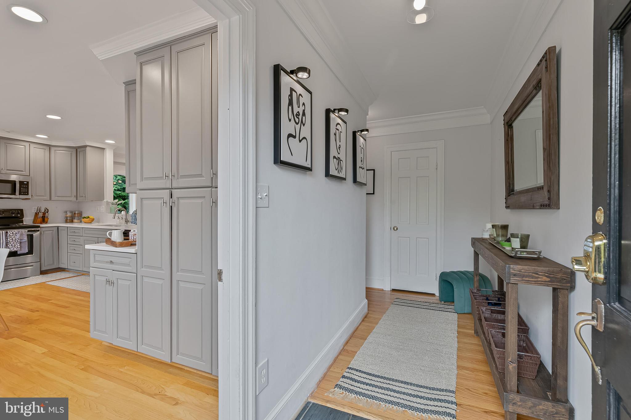 1340 N LYNNBROOK DRIVE