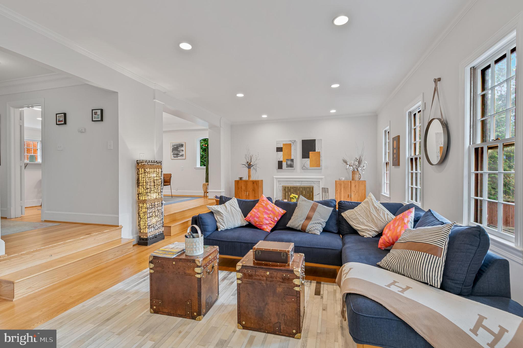 1340 N LYNNBROOK DRIVE