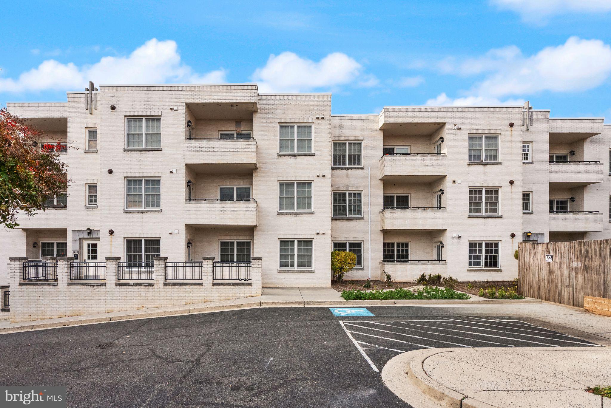 231 N THOMAS STREET 105