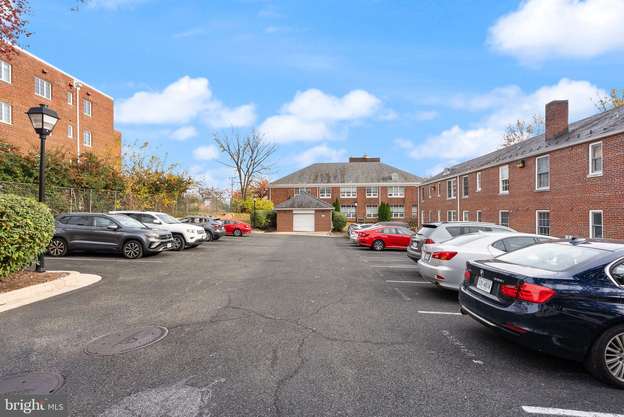 231 N THOMAS STREET 105