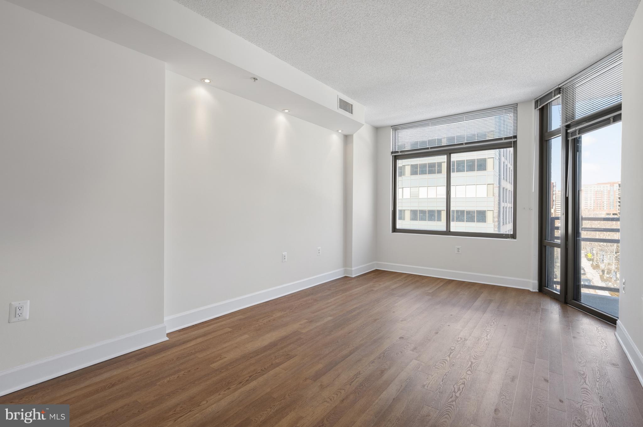 3600 S GLEBE ROAD 516W