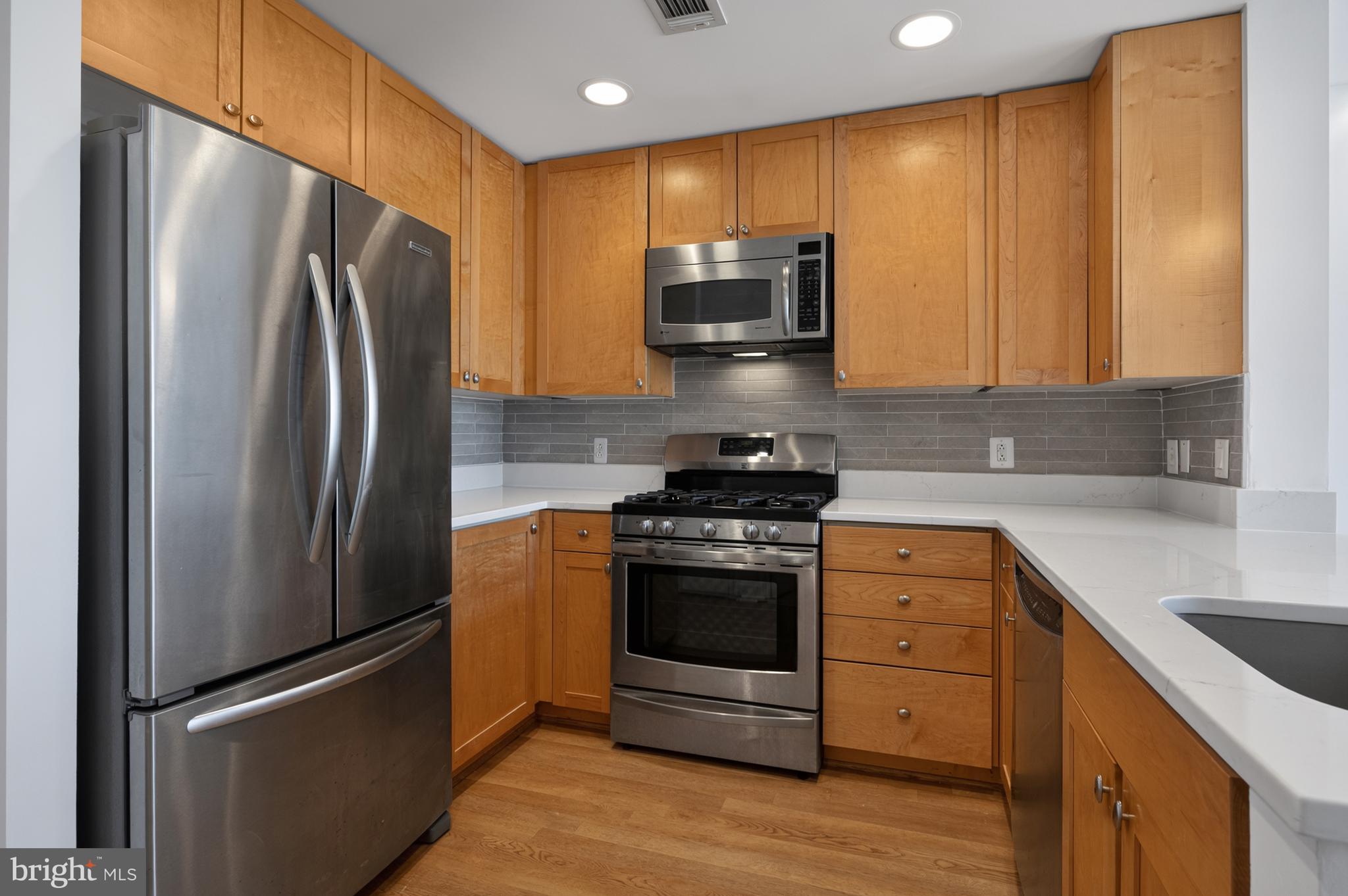 3600 S GLEBE ROAD 516W