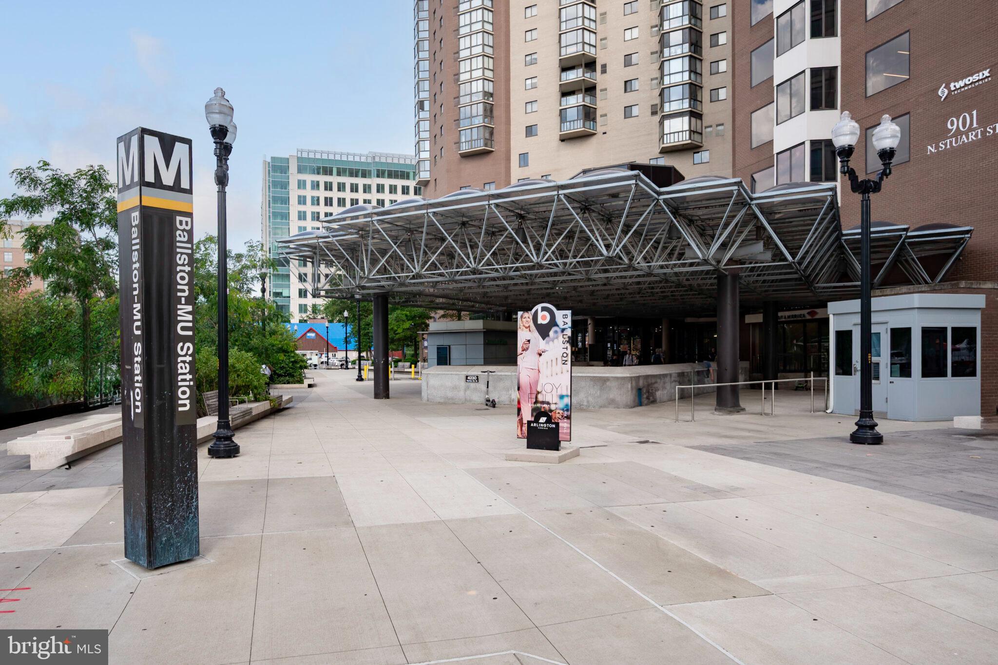 1001 N RANDOLPH STREET 212