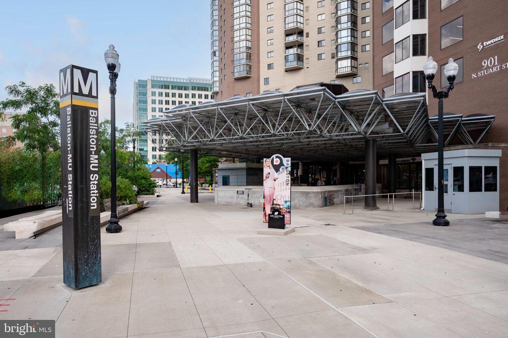 1001 N RANDOLPH STREET 212