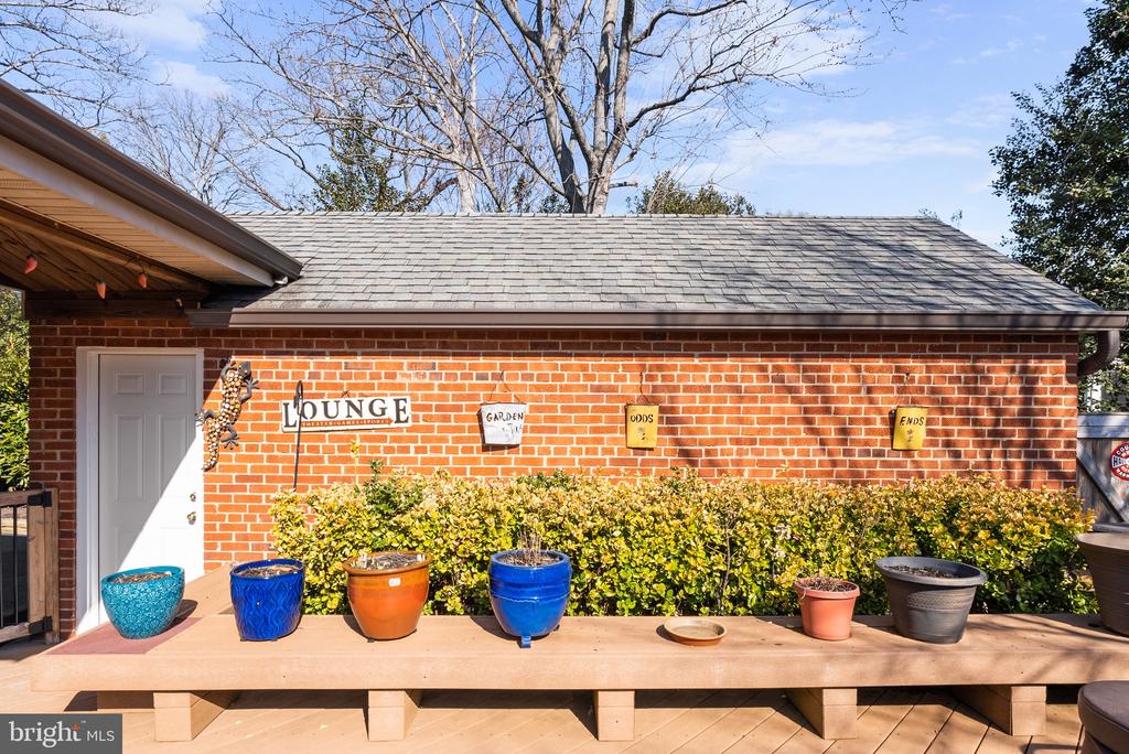 5542 18TH ROAD N