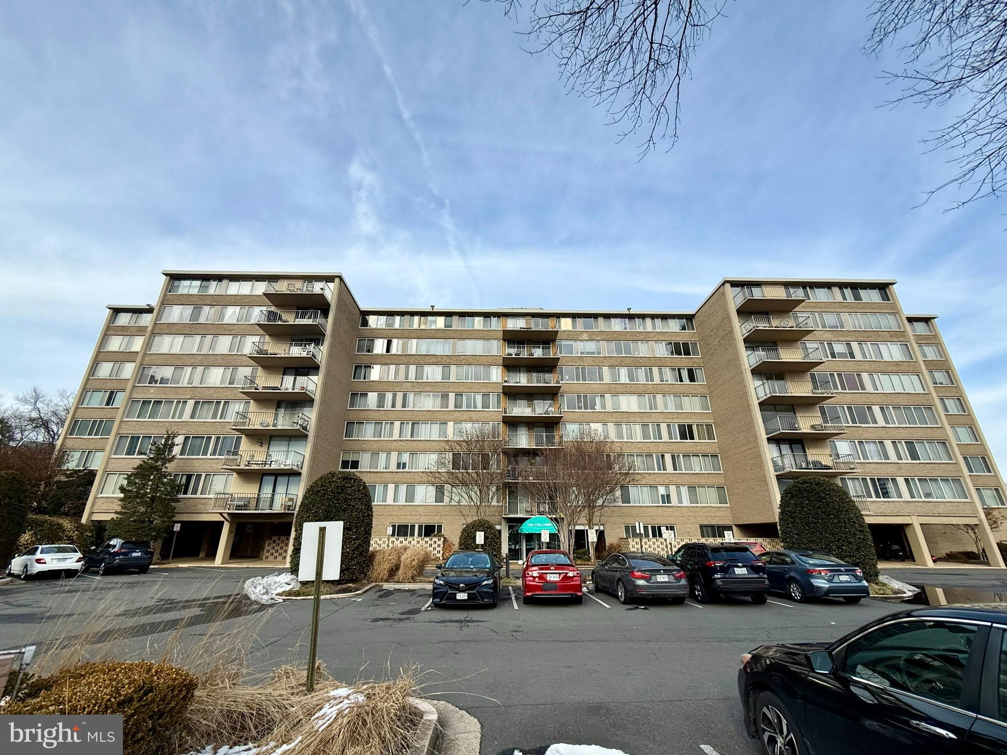 5565 COLUMBIA PIKE 411