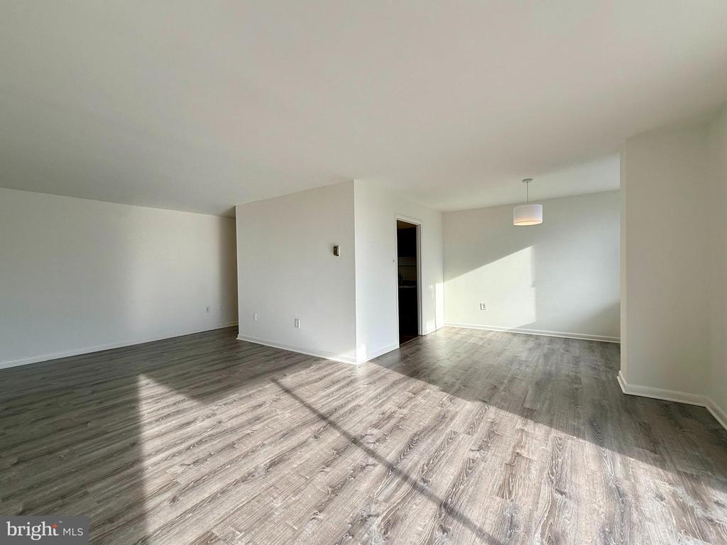 5565 COLUMBIA PIKE 411