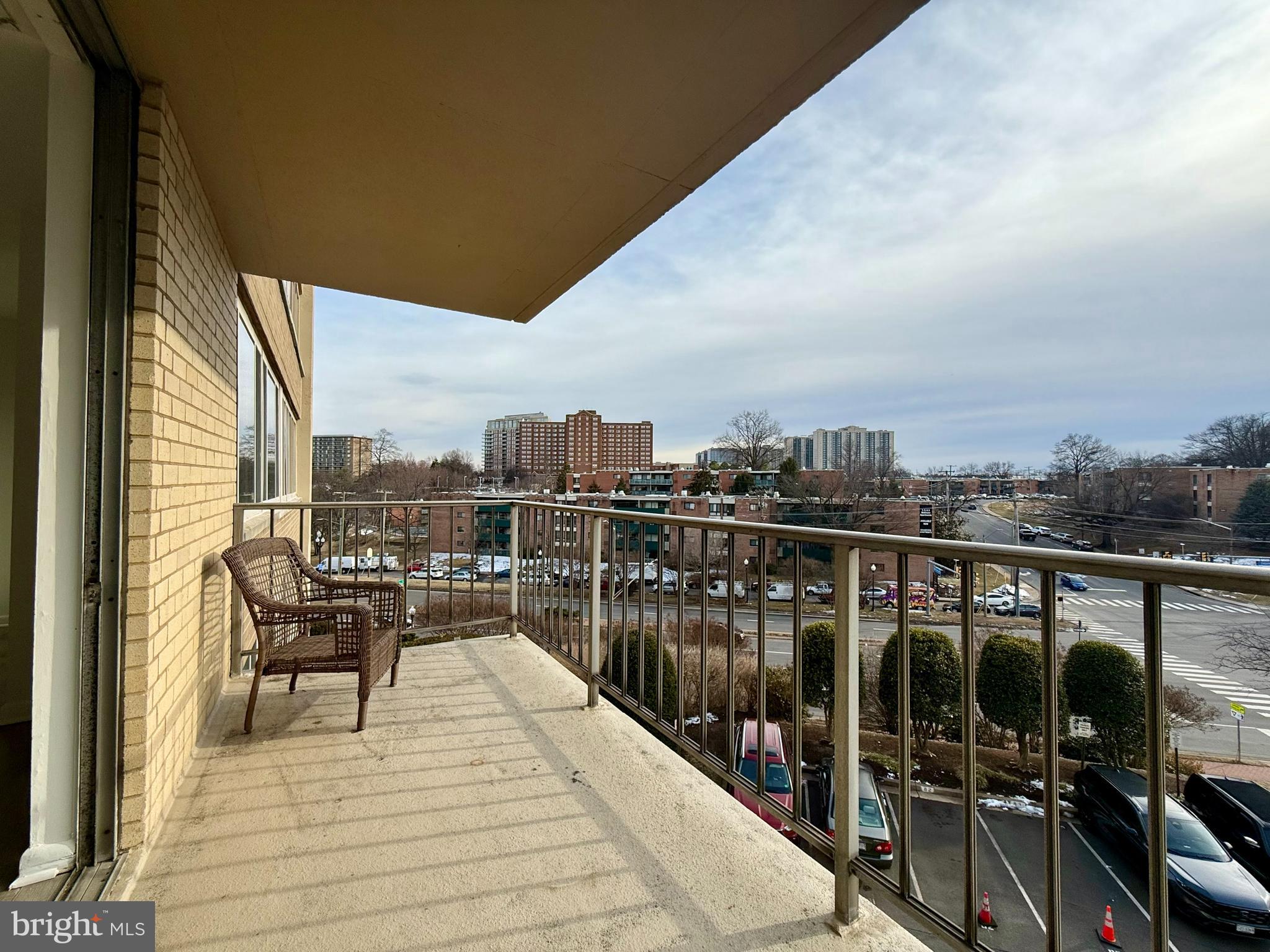 5565 COLUMBIA PIKE 411