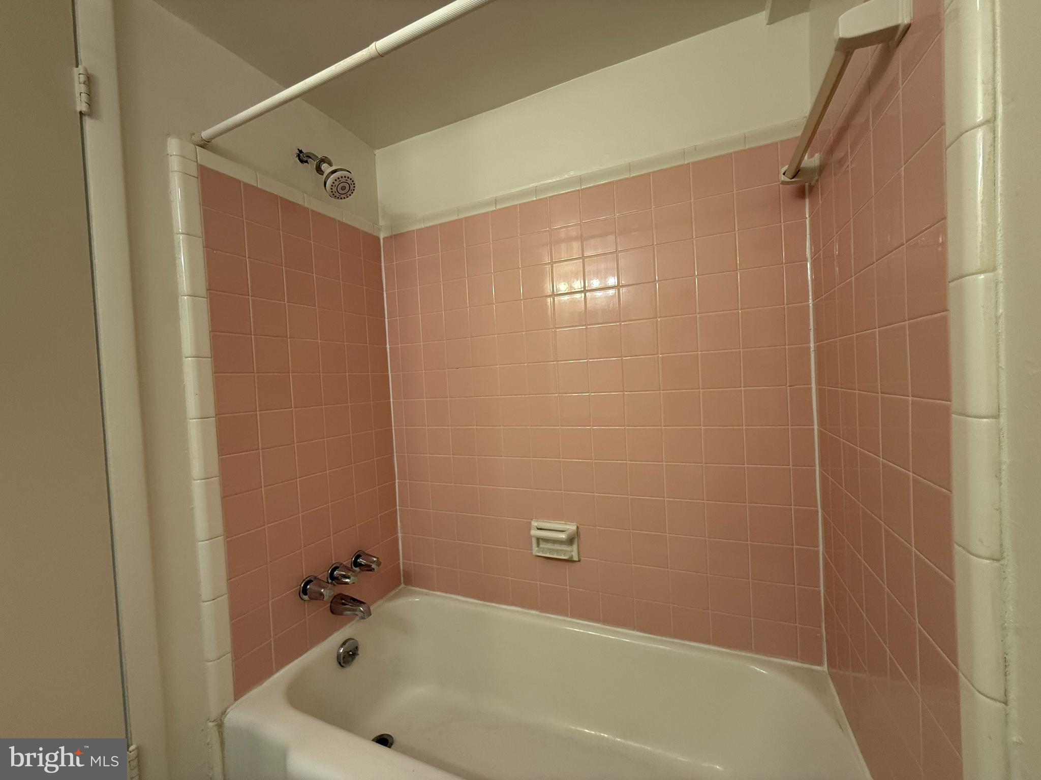 5565 COLUMBIA PIKE 411