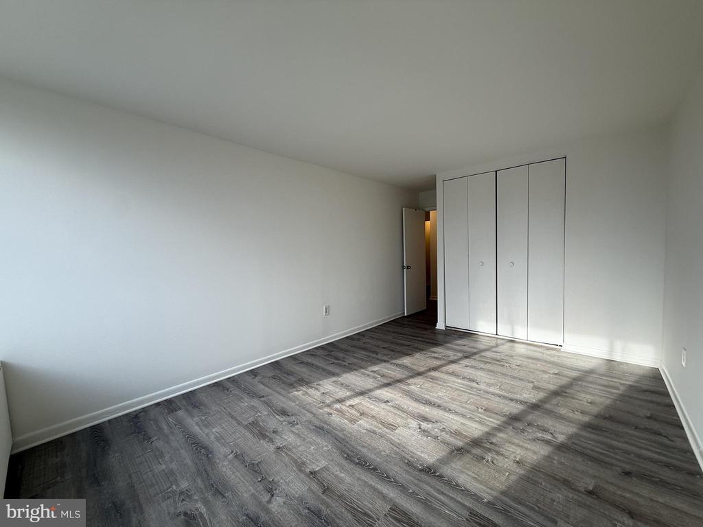 5565 COLUMBIA PIKE 411